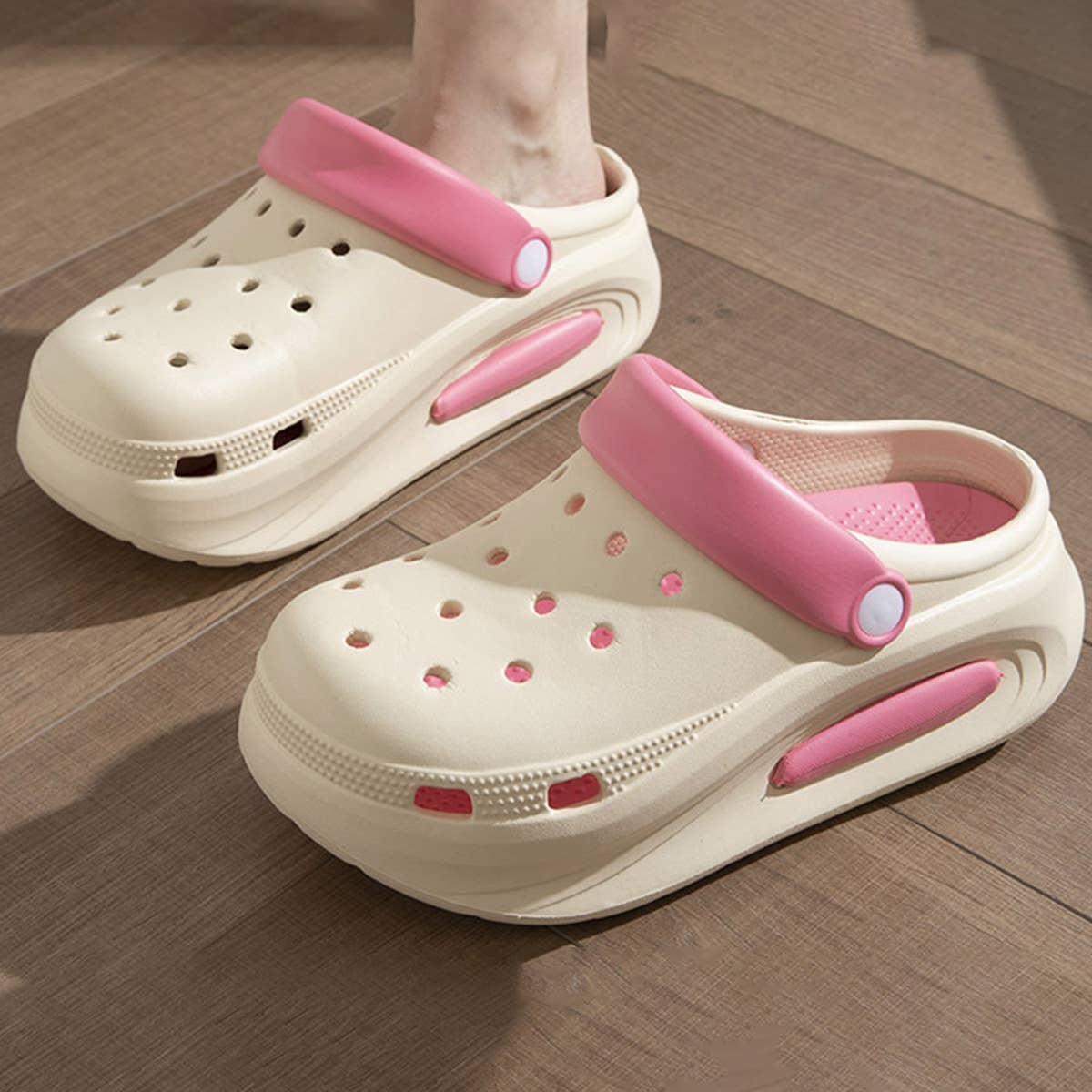 2024 NEW THICK-SOLED NON-SLIP HOLE SANDALS_CWSHS0821