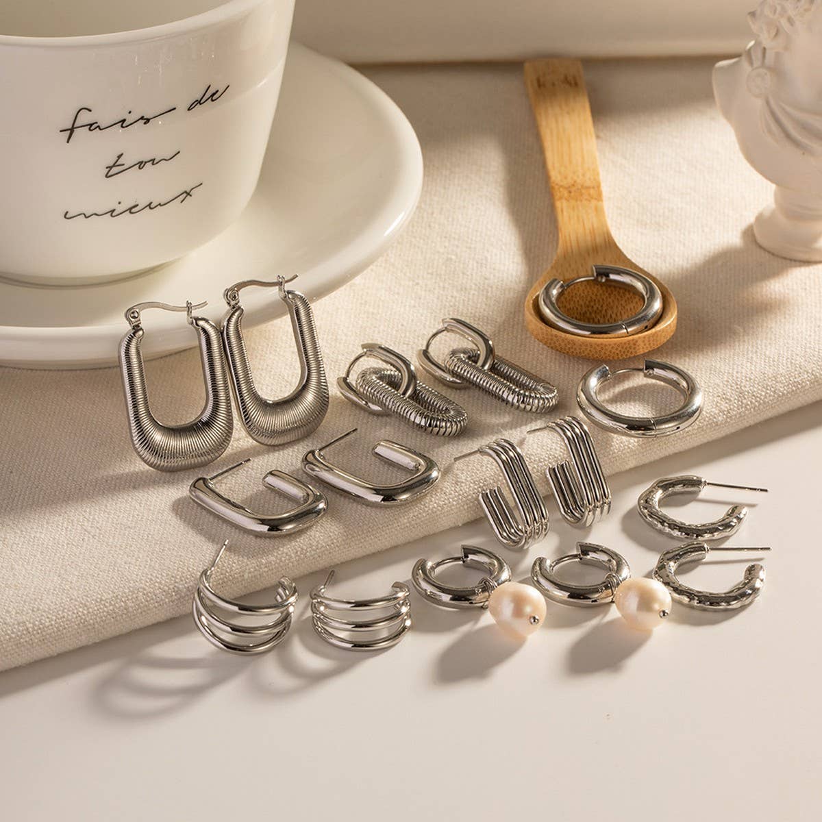 HIGH-GRADE LIGHT LUXURY TITANIUM STEEL EARRINGS