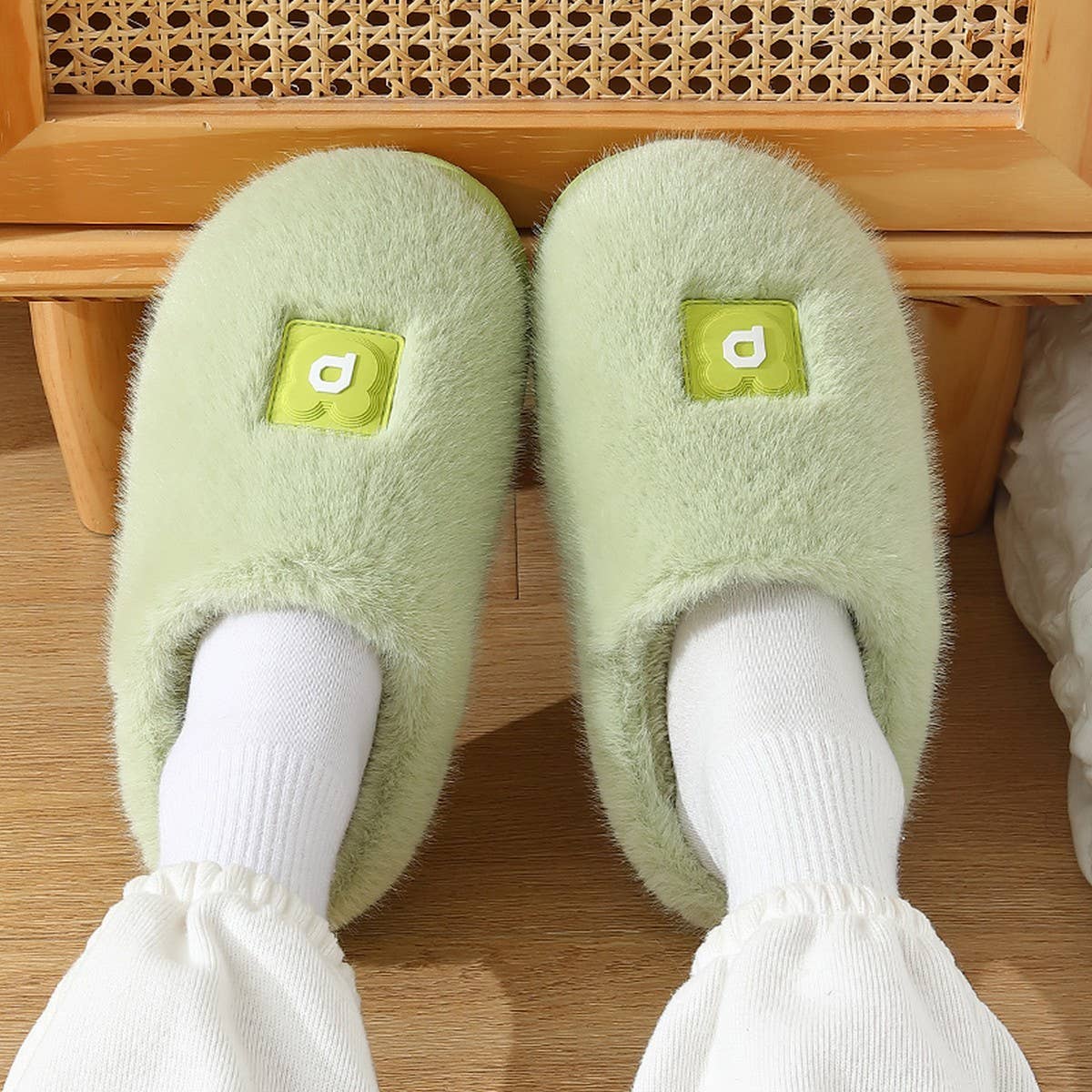 MINIMALIST WARM COMFY FLUFFY BEDROOM SLIPPERS