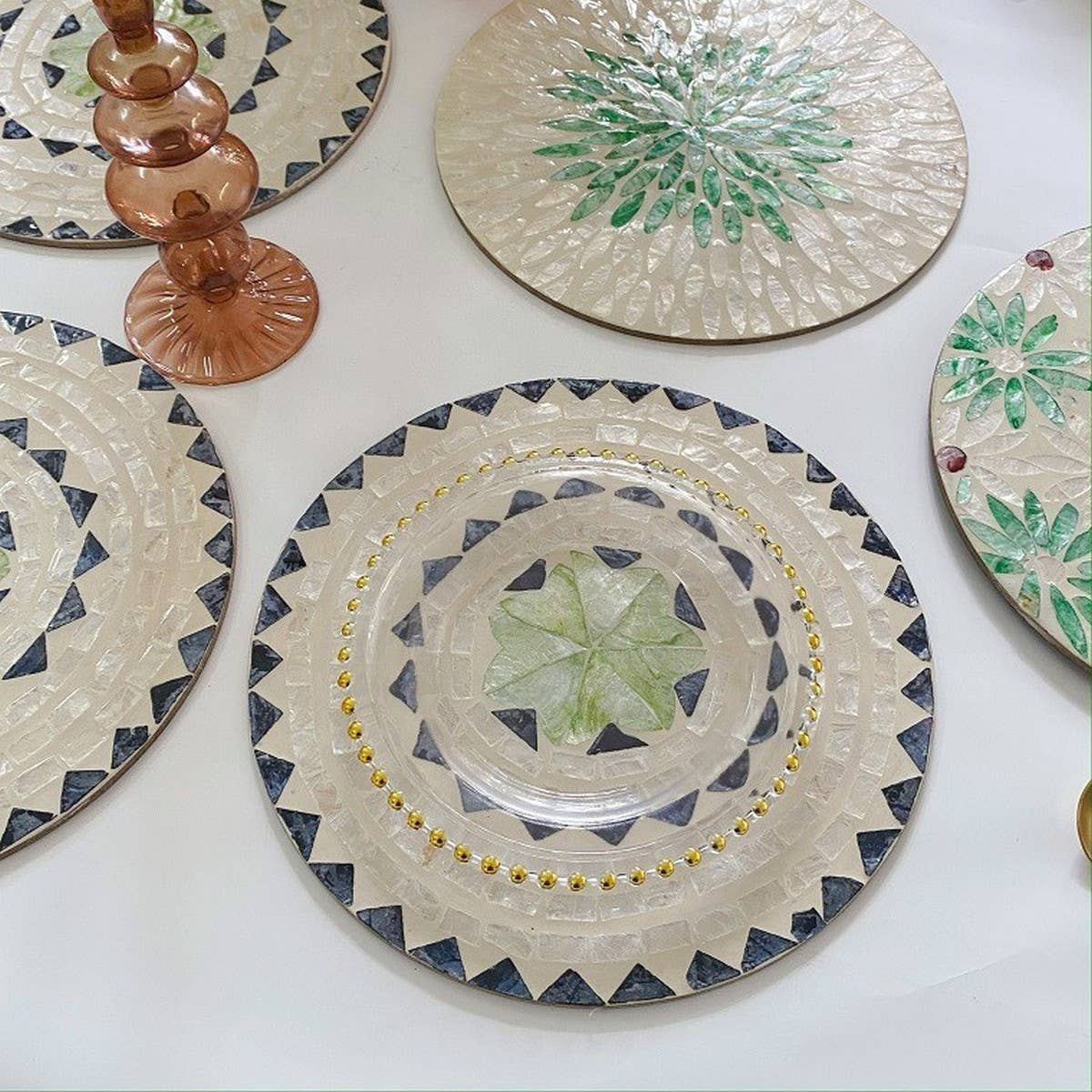 CREATIVE COLORFUL SHELL ROUND PAD INSULATION PAD