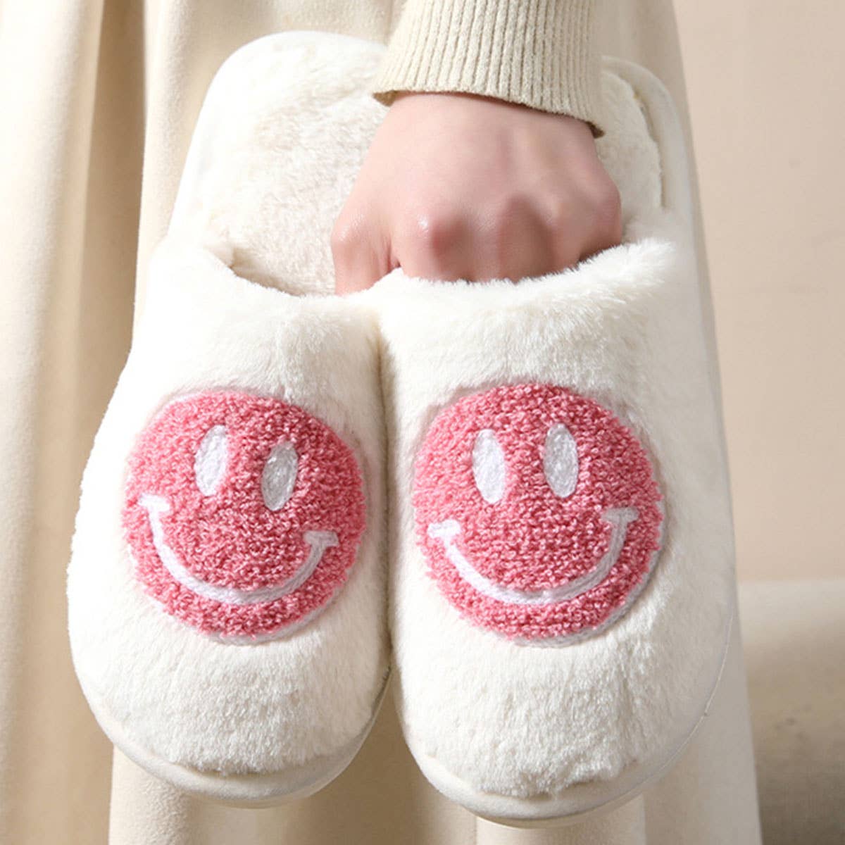 COZY SMILING FACE SLIPPERS FUZZY SLIPPERS WOMEN