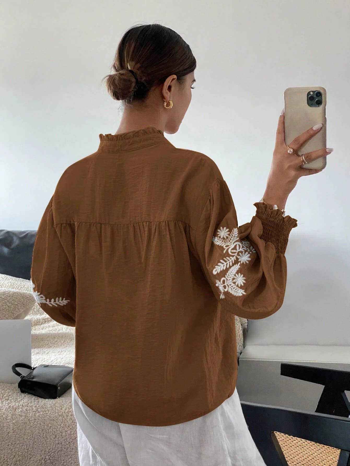 Embroidered single-breasted lantern sleeve top
