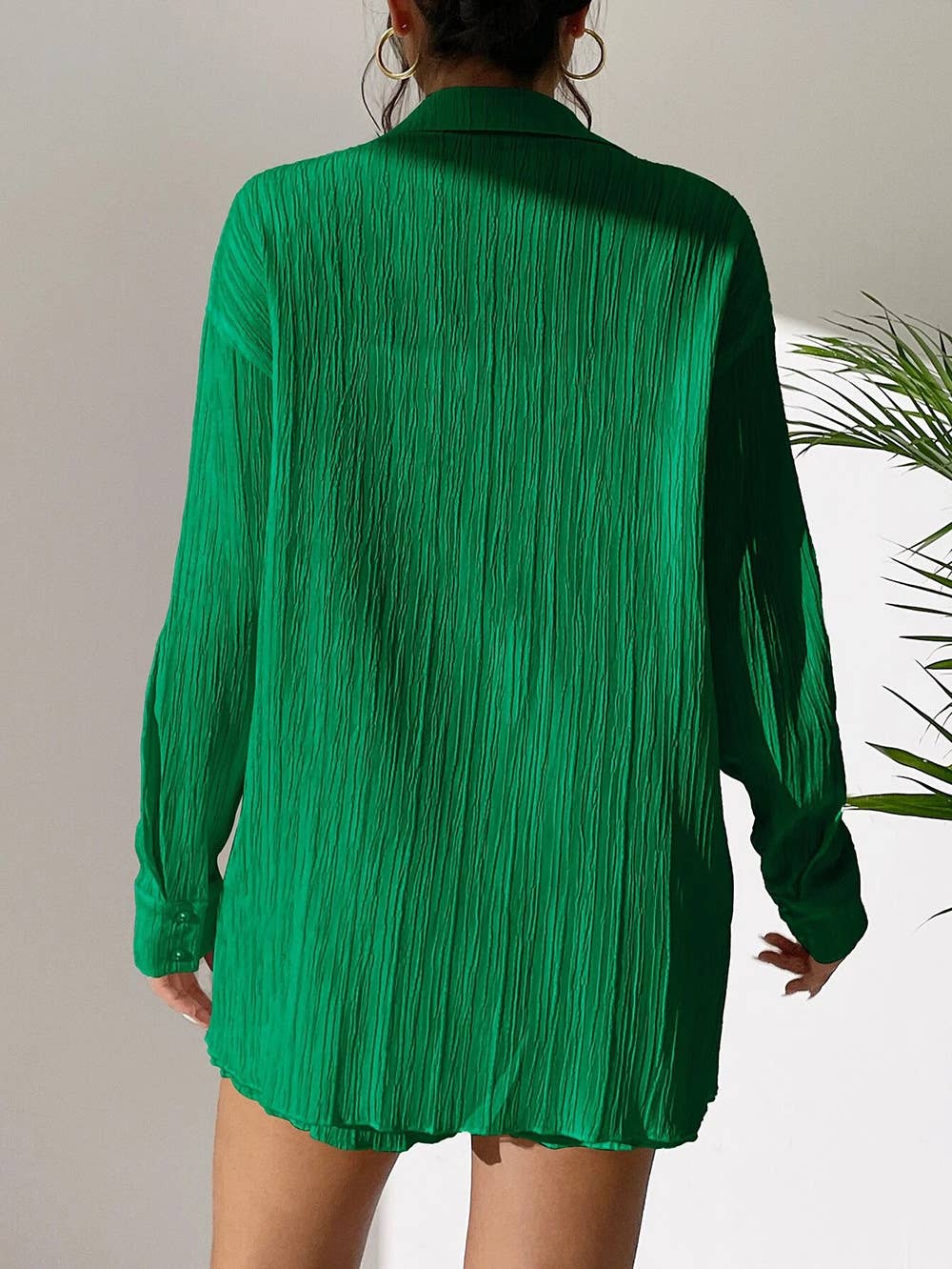 V-neck shirt long sleeve shorts casual suit