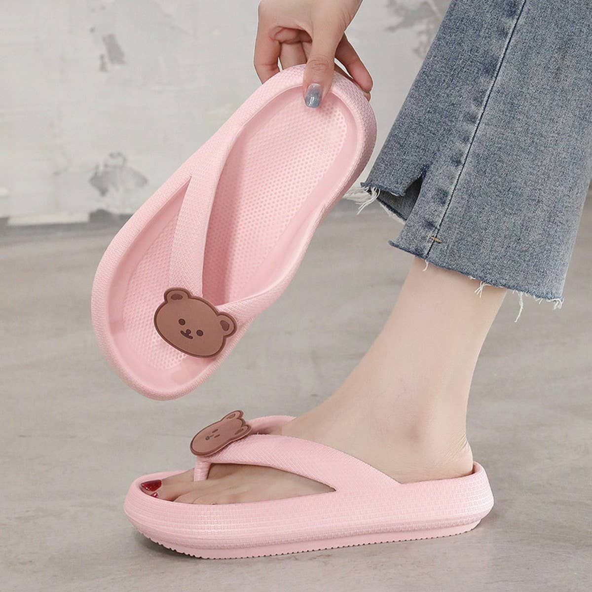 NON-SLIP SANDALS WITH A POOP FEEL_CWSHS0748