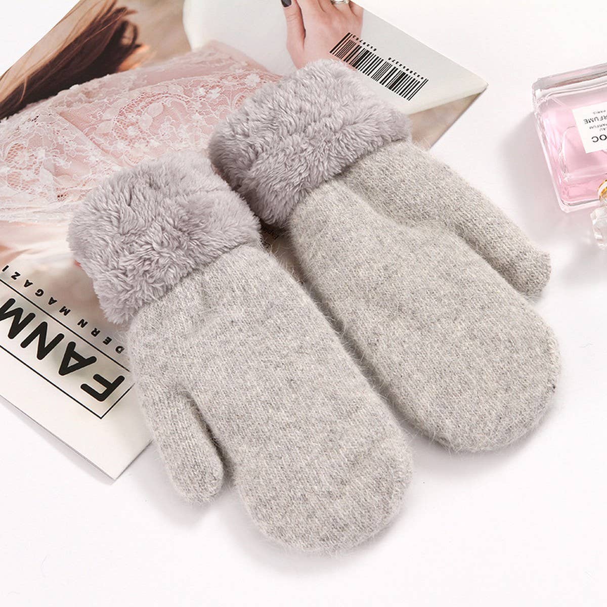 Cute Bunny Fur Mittens ? Warm Double Fleece_CWAG0250