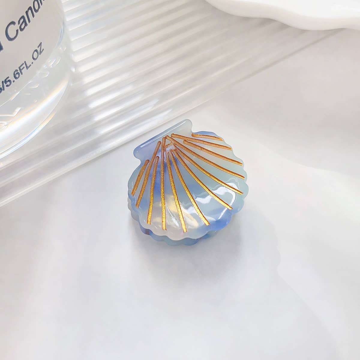 Cute mini gradient color shell acetic acid gripper