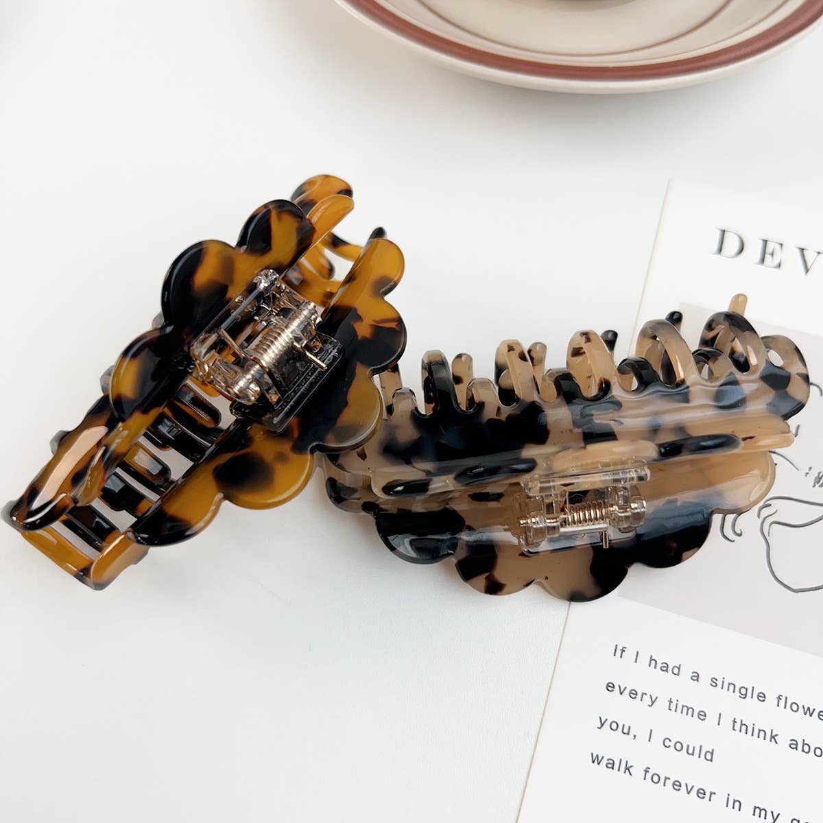 Wavy double-row teeth high-end acetate hair clip