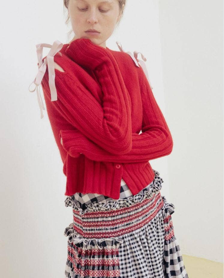 Round-neck, long-sleeved, twisted knit cardigan