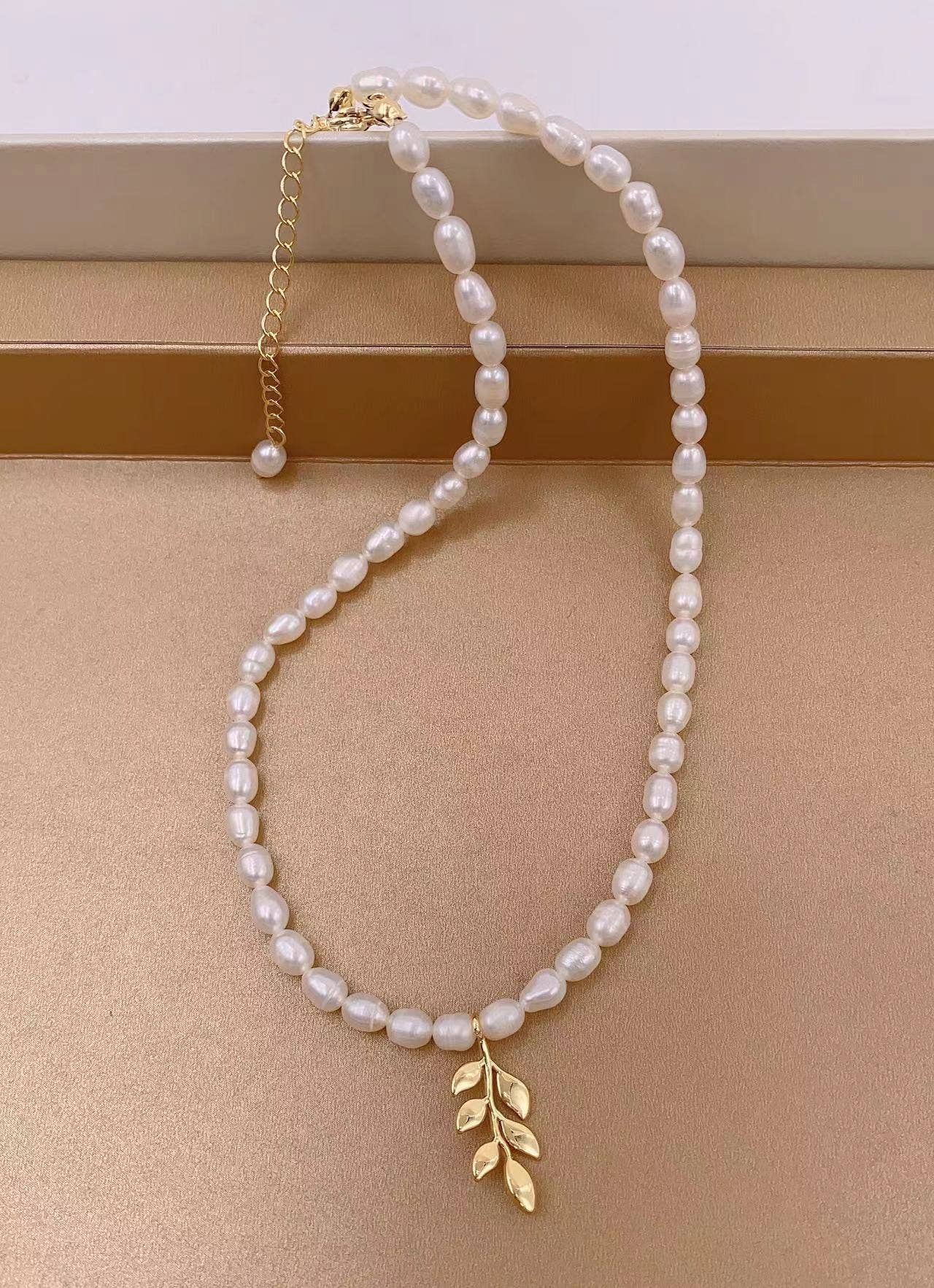 Baroque irregular retro freshwater pearl necklace