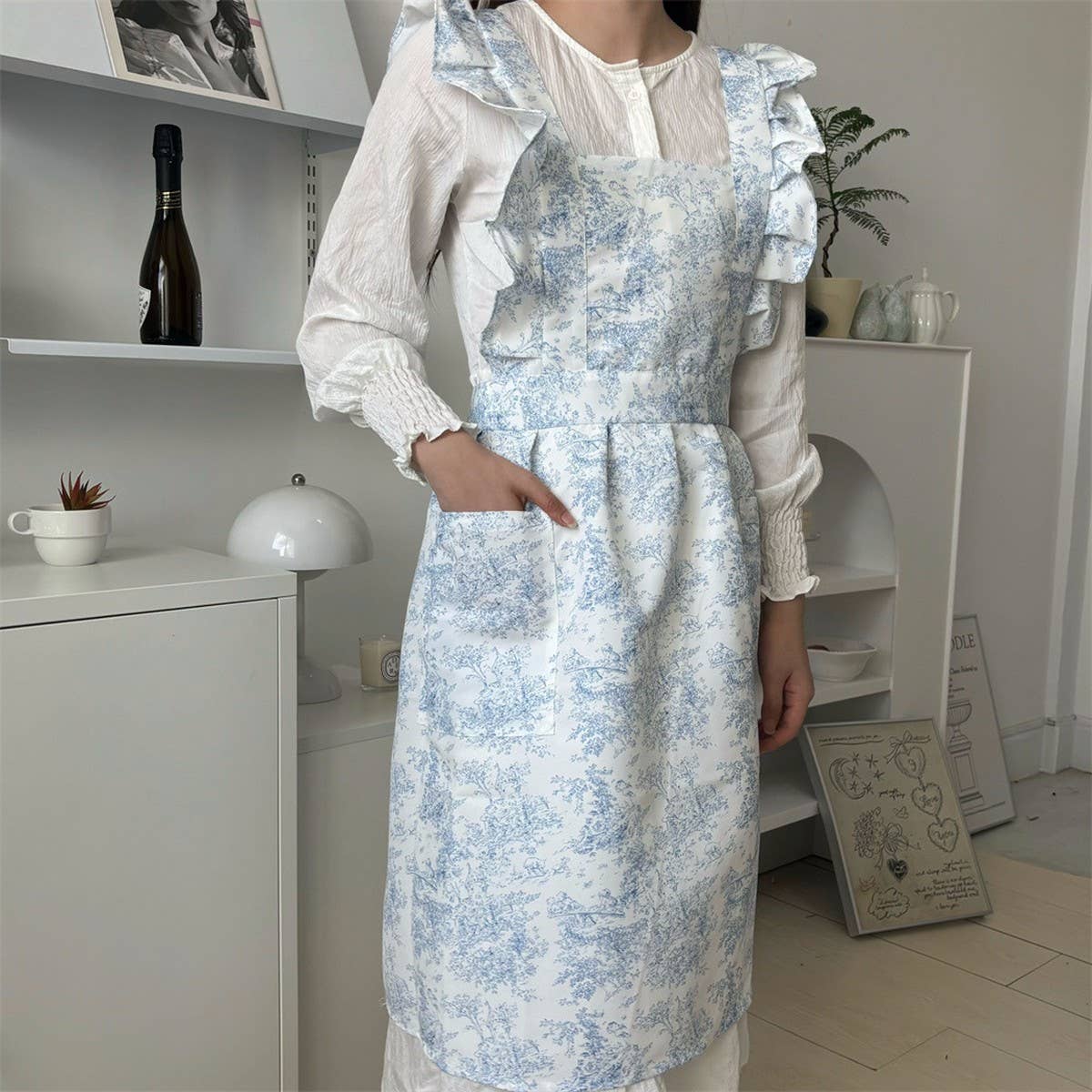 WATERPROOF AND OIL-RESISTANT BLUE INK APRON