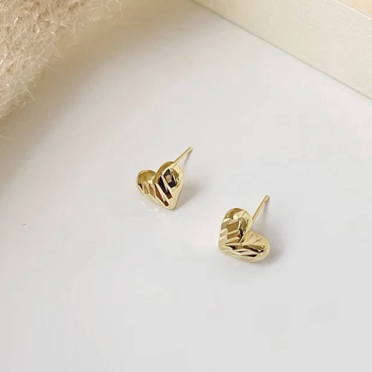 VALENTINE'S DAY DELICATE GOLD HEART EARRINGS