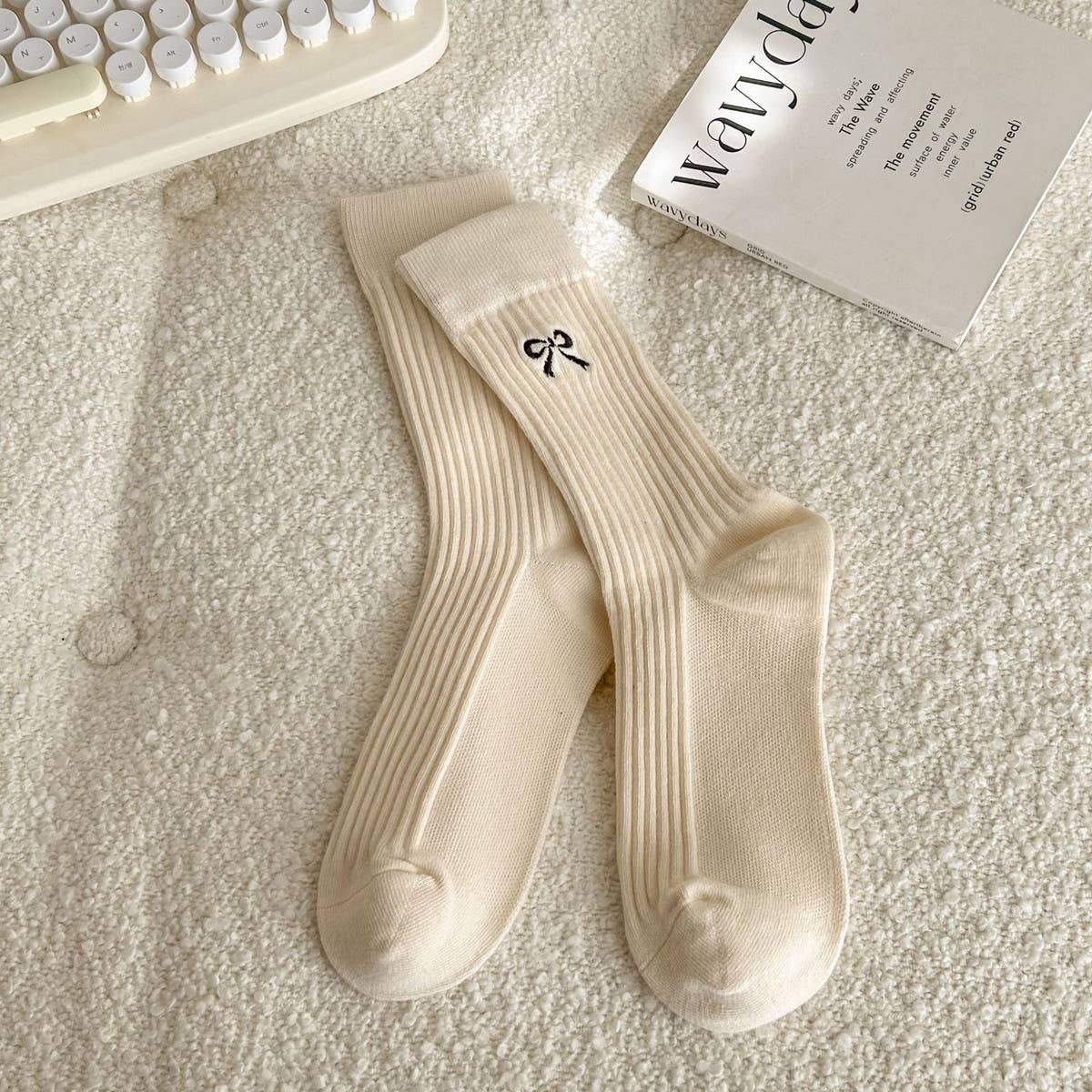 Bow Embroidered Crew Socks ??œCute, Stylish for Women_CWMS0949