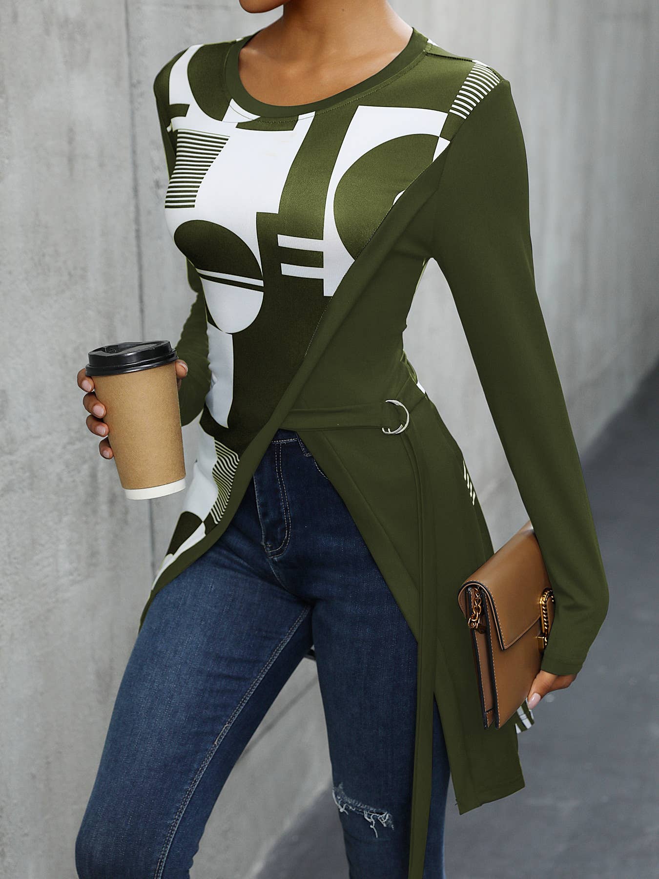 ELEGANT GEOMETRIC PRINT MEDIUM LENGTH SLIT TSHIRT