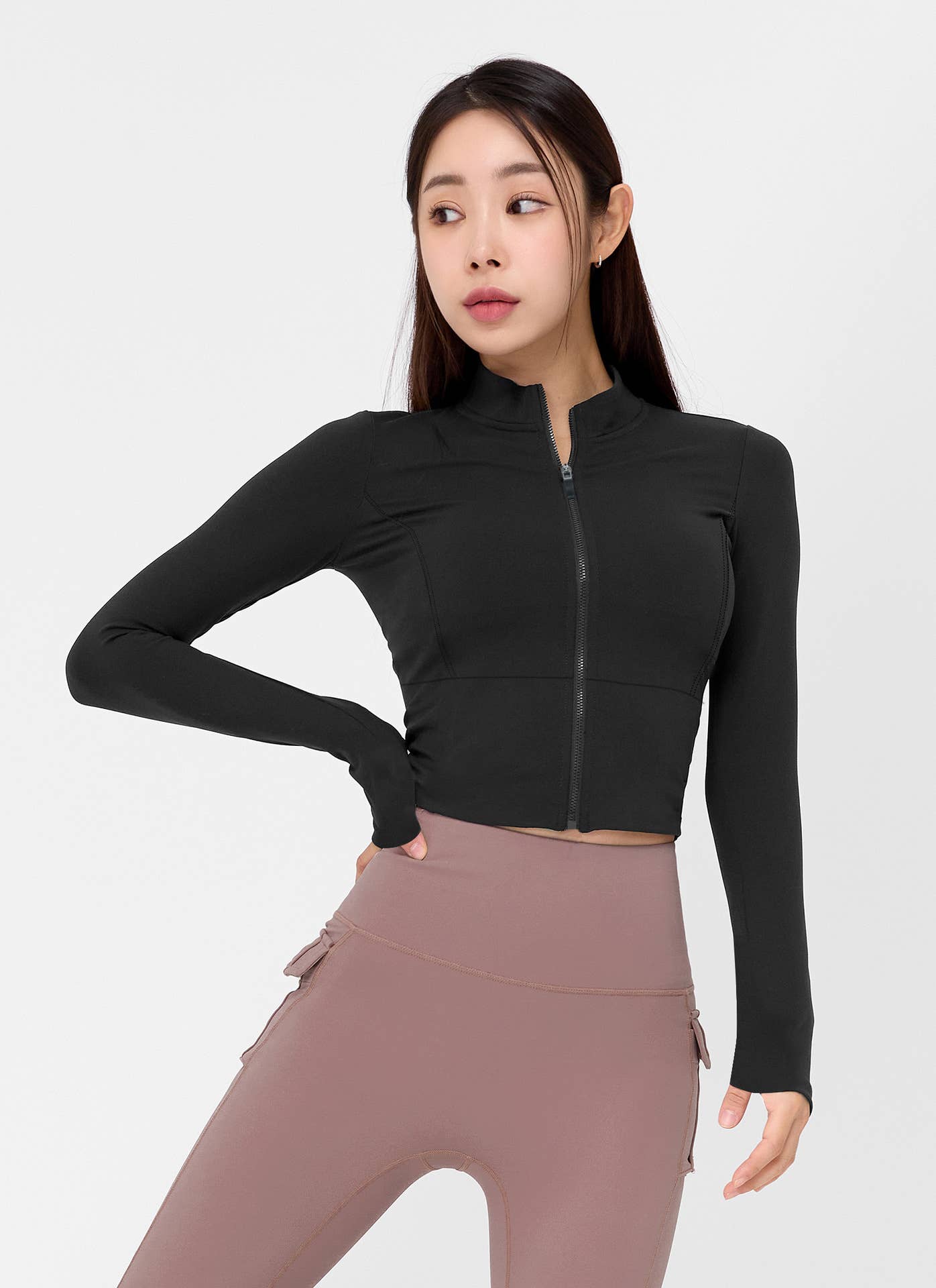 Highly elastic and quick-drying sports jacket