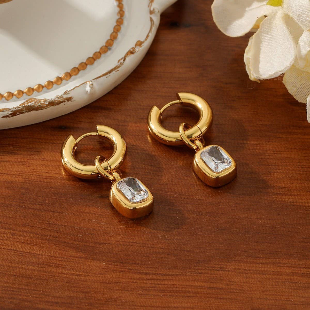 ELEGANT BAGUETTE GOLDPLATED STAINLESS STEELEARRINGS