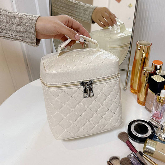 NEW RETRO SIMPLE DIAMOND BLACK COSMETIC BAG_CWAB4430