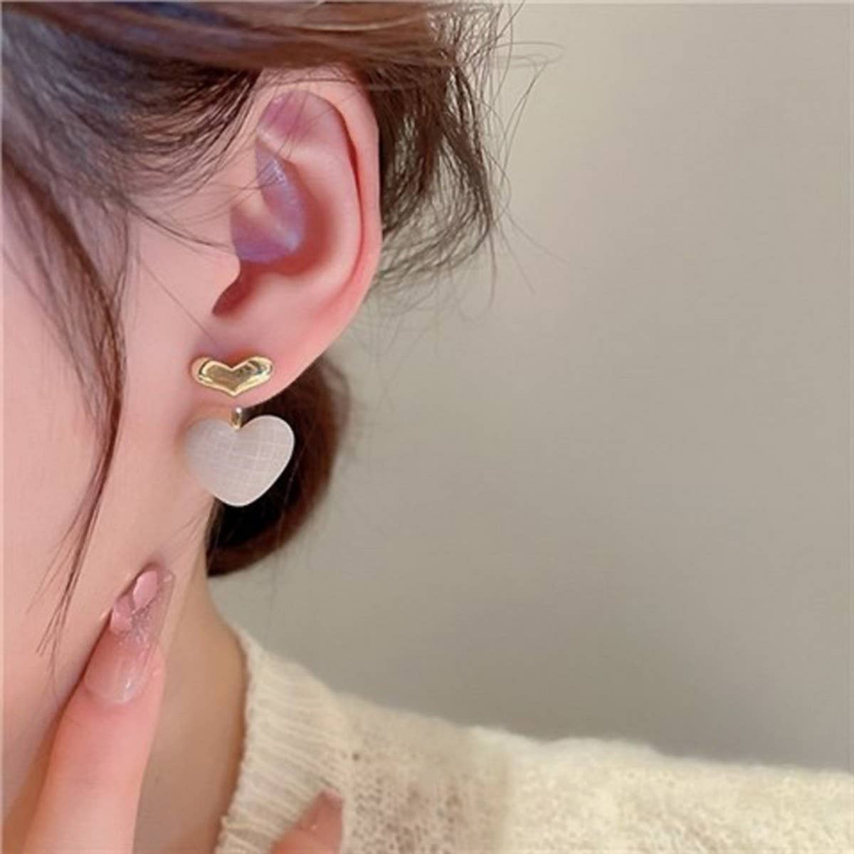 TEMPERAMENTAL HIGH-END CHECKERED HEART EARRINGS