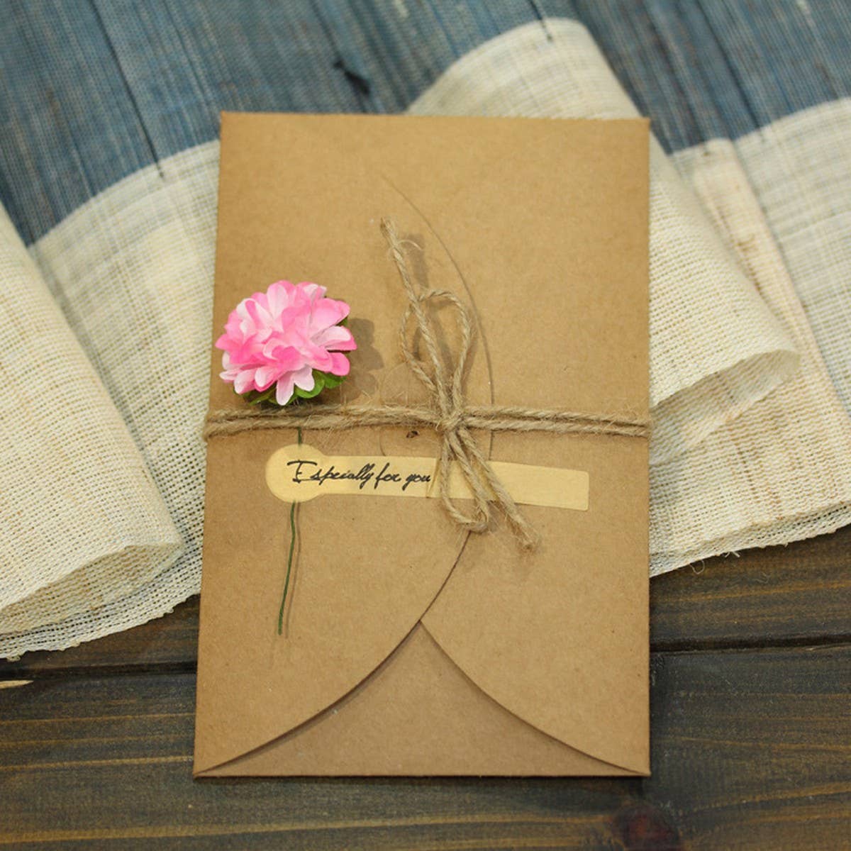 VINTAGE KRAFT PAPER DRIED FLOWER GREETING CARD