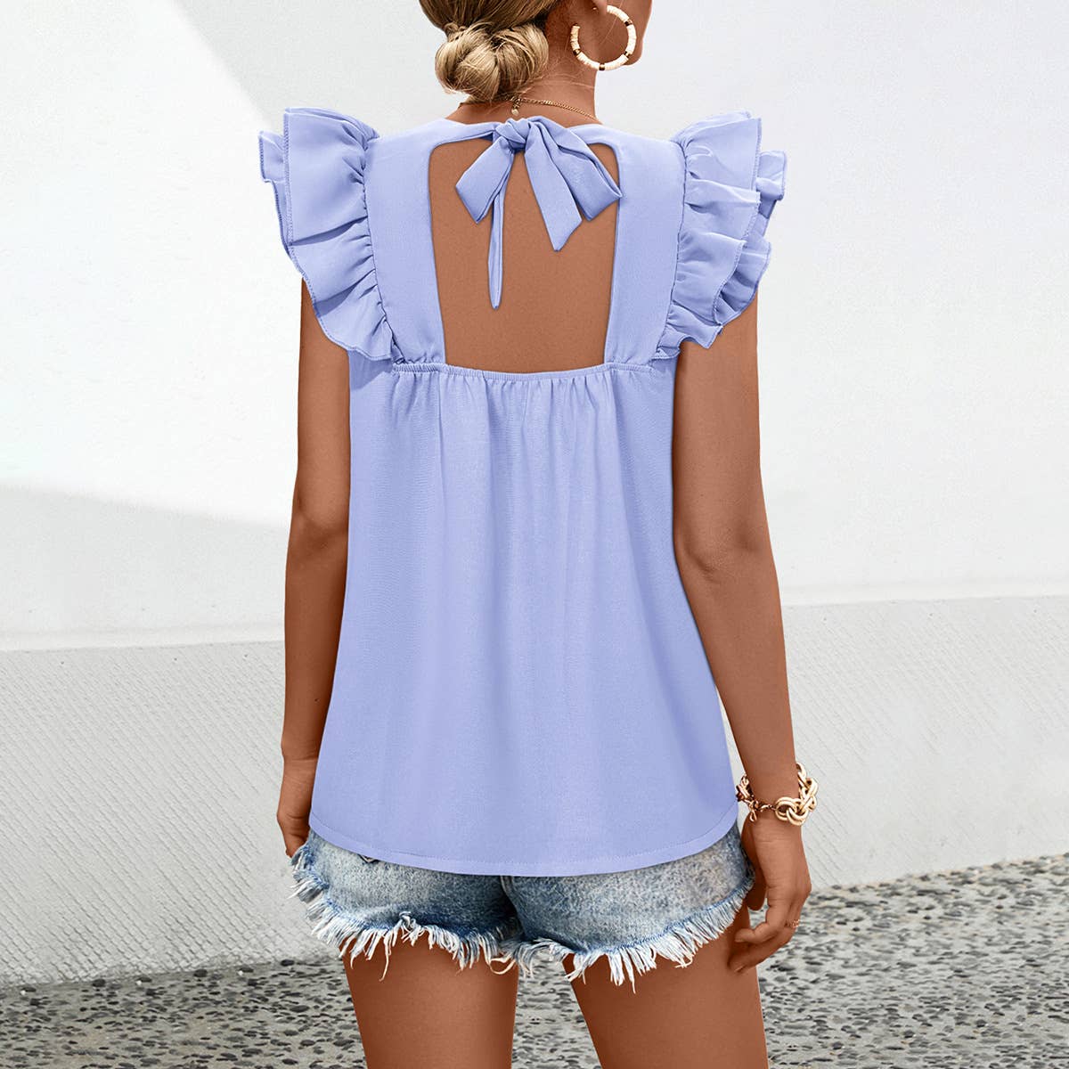 Ruffled LACES a round neck plain-colored vest