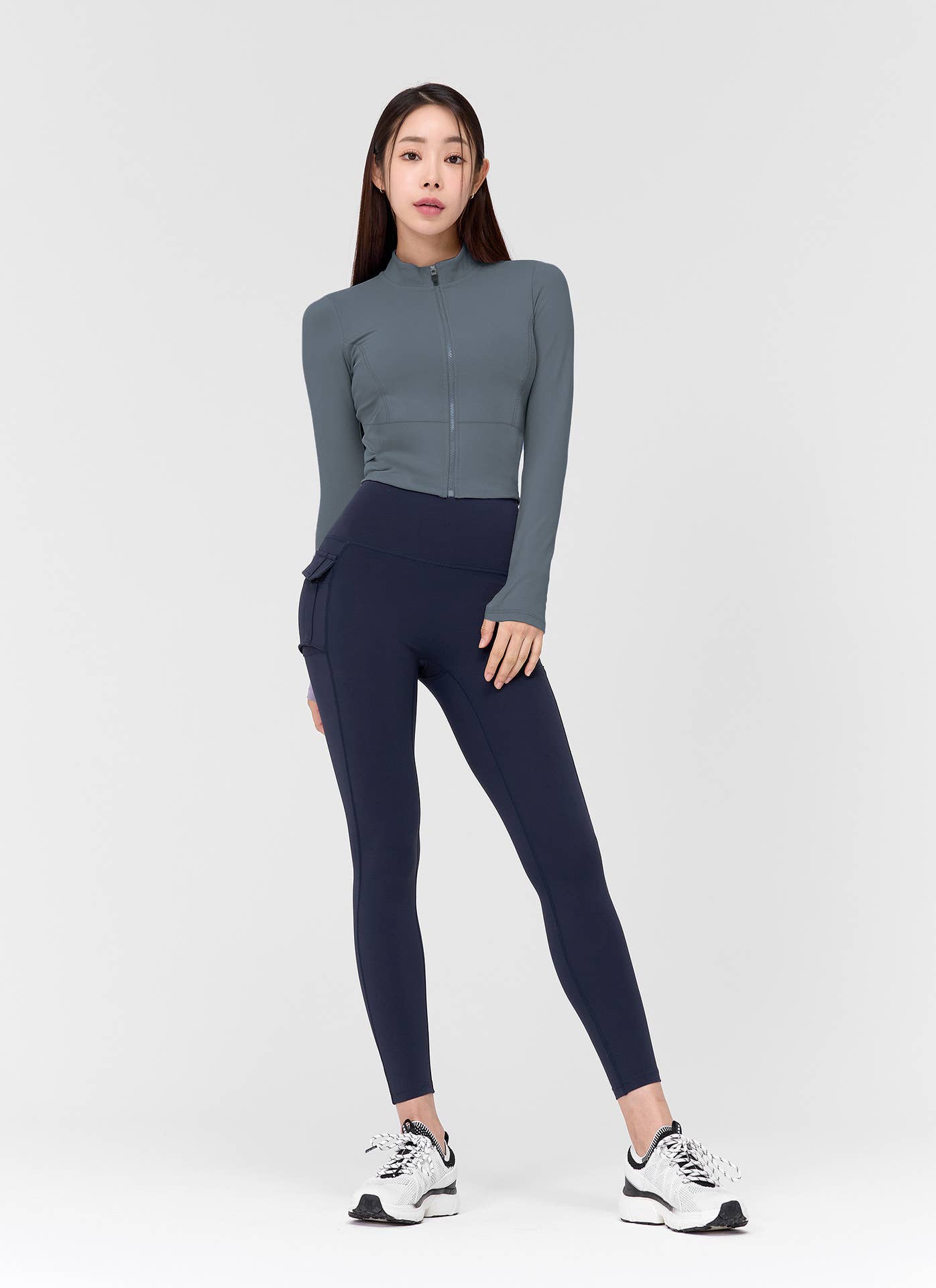 Highly elastic and quick-drying sports jacket