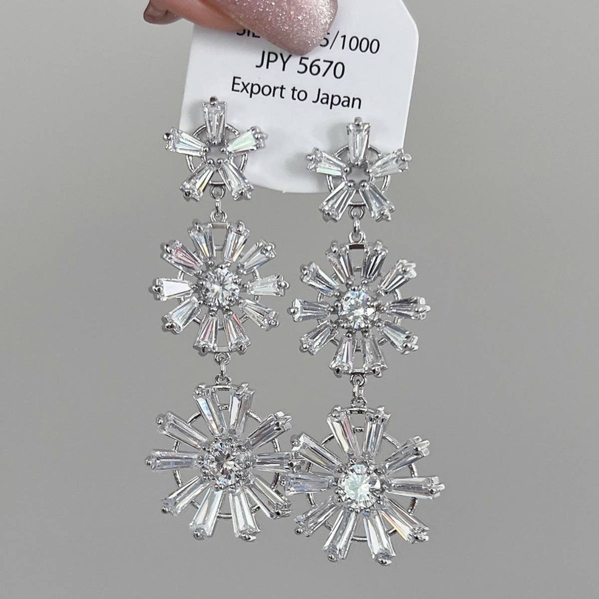 ZIRCON SNOWFLAKE TASSEL EARRINGS_CWAJE1313