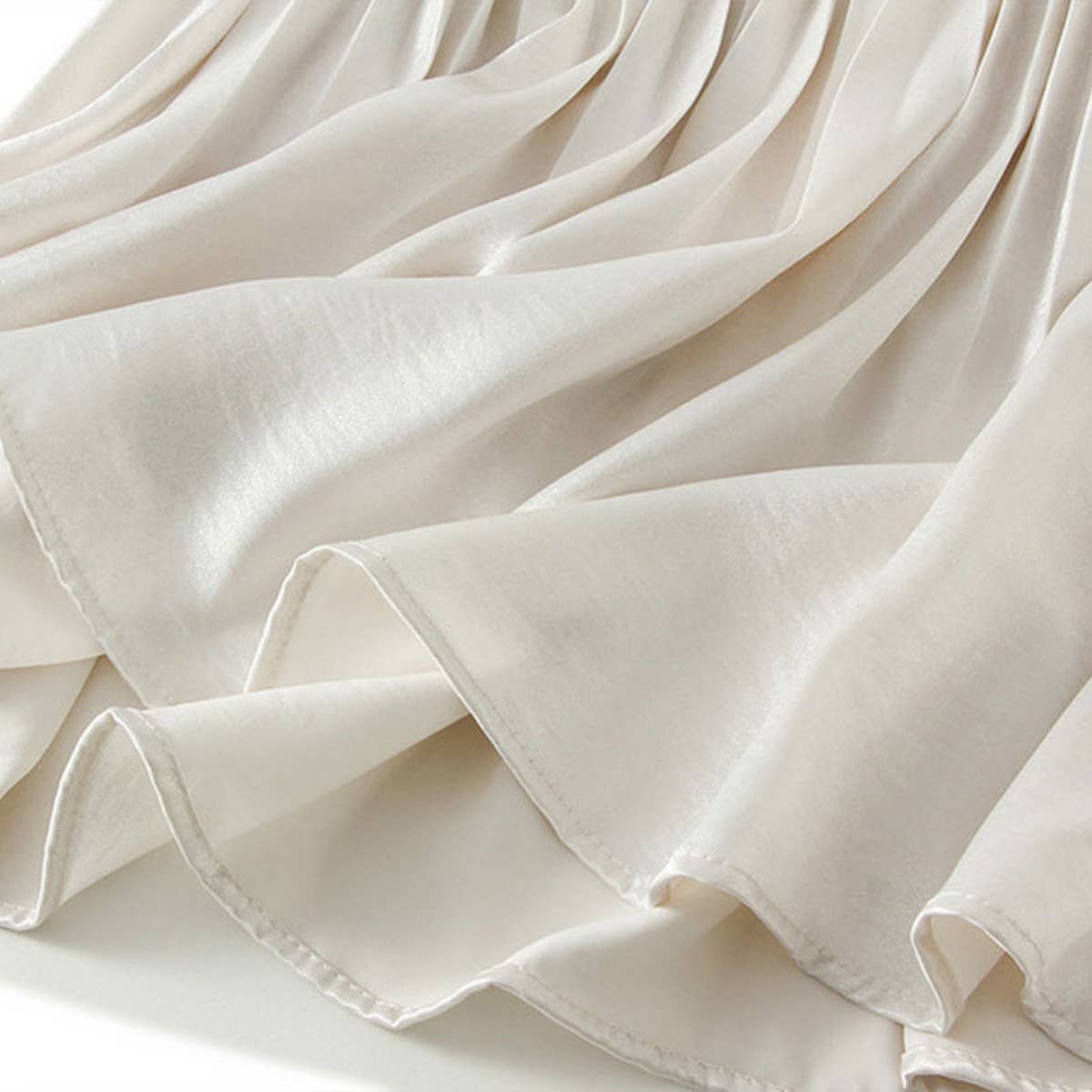 Pleated High-Waist Midi Skirt with Fishtail Design_CWBMS0342