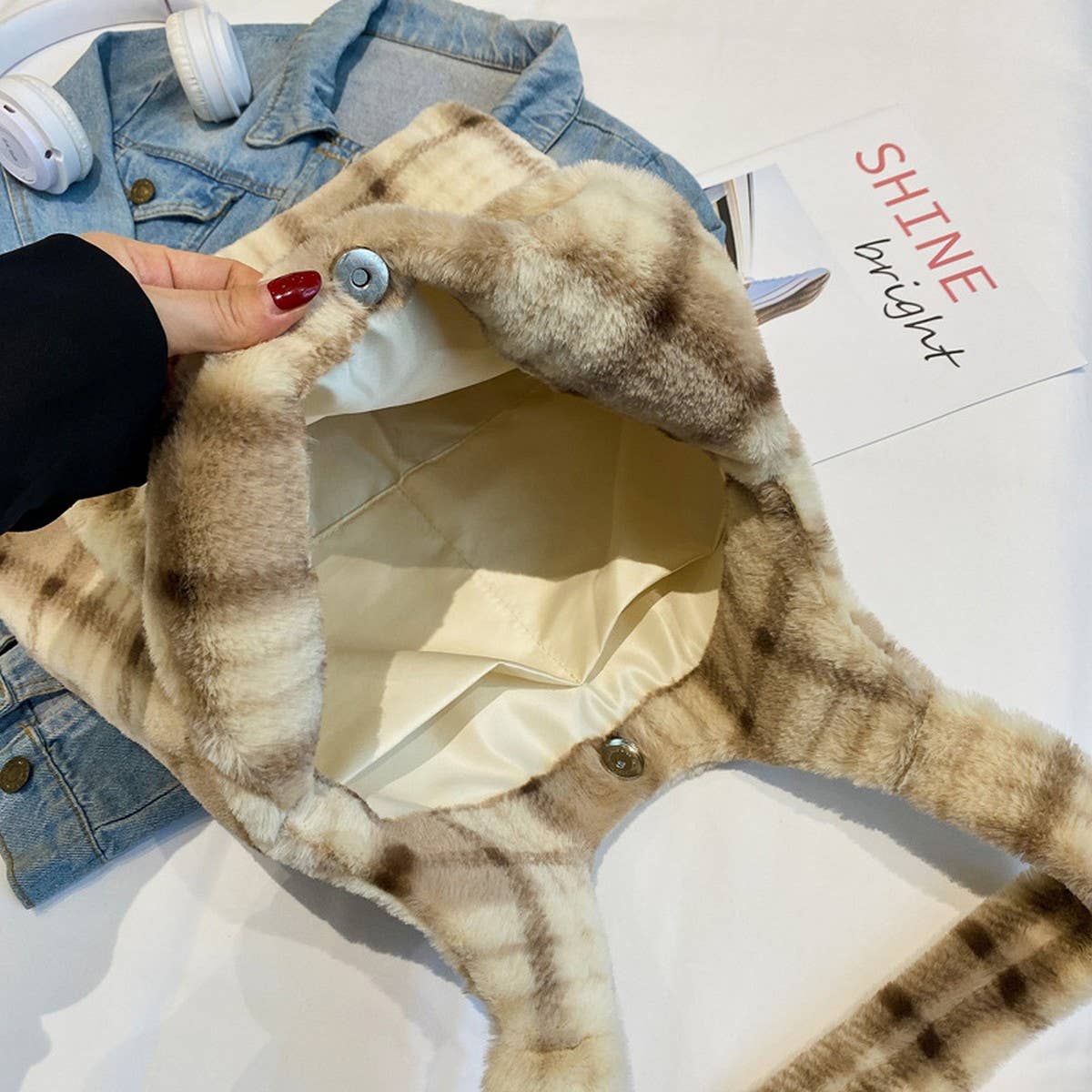 WINTER WOOLEN SHOULDER BAG RETRO PLAID PLUSH BAG_CWAB3925