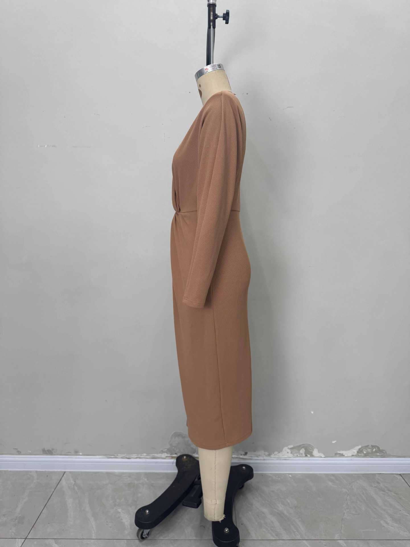 Retro-style round-neck twisted knitted dress