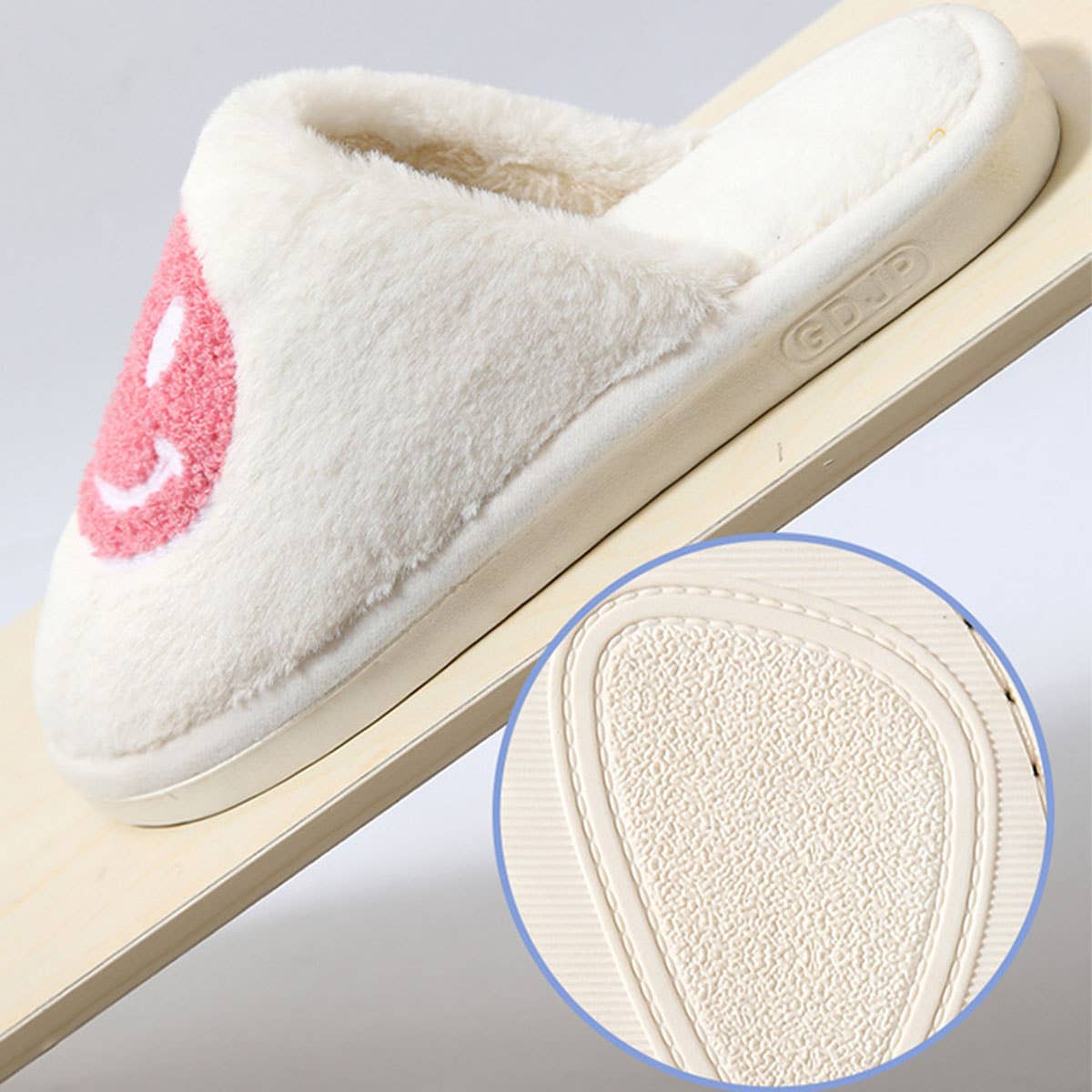 COZY SMILING FACE SLIPPERS FUZZY SLIPPERS WOMEN