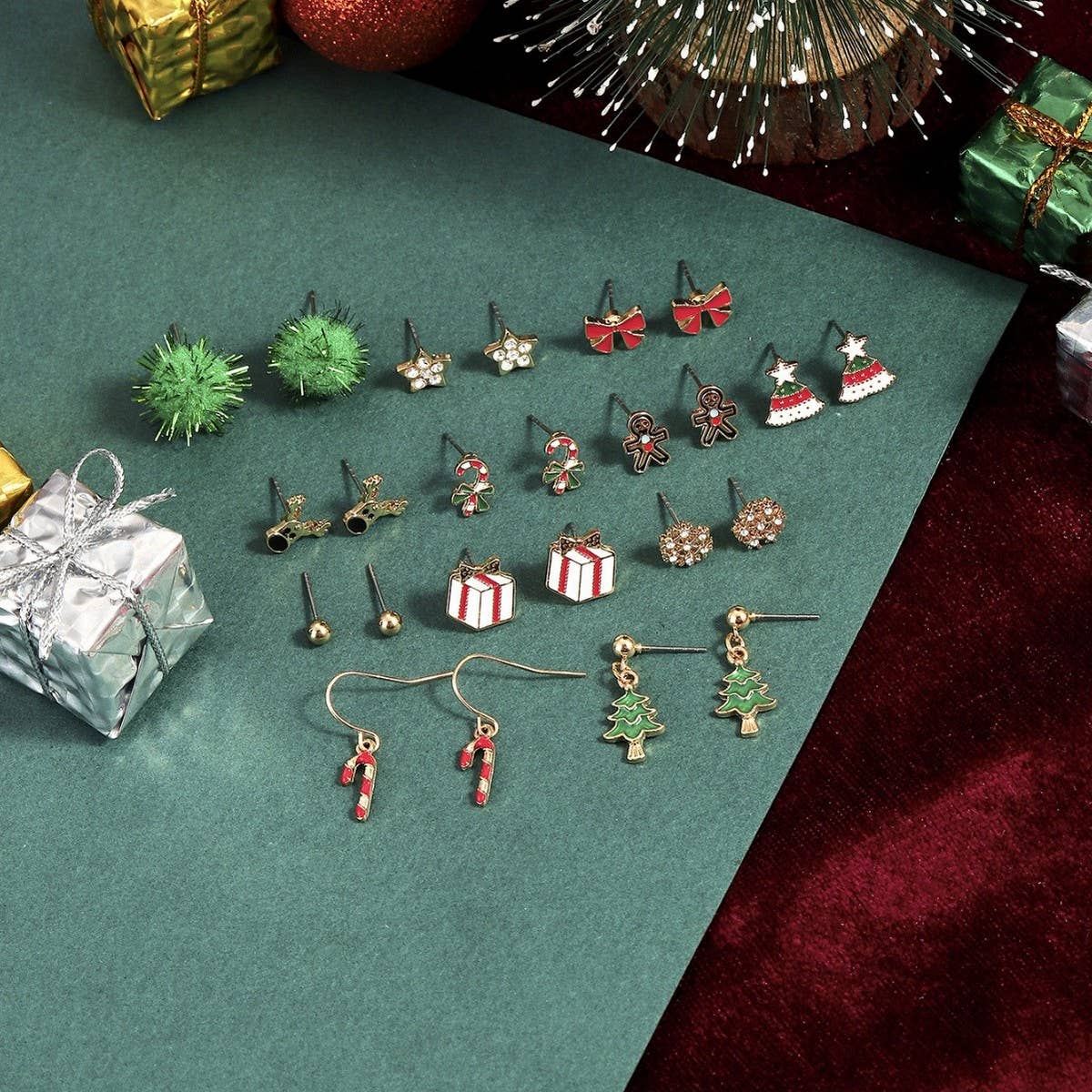 CREATIVE PENDANT DESIGN CHRISTMAS EARRINGS SET