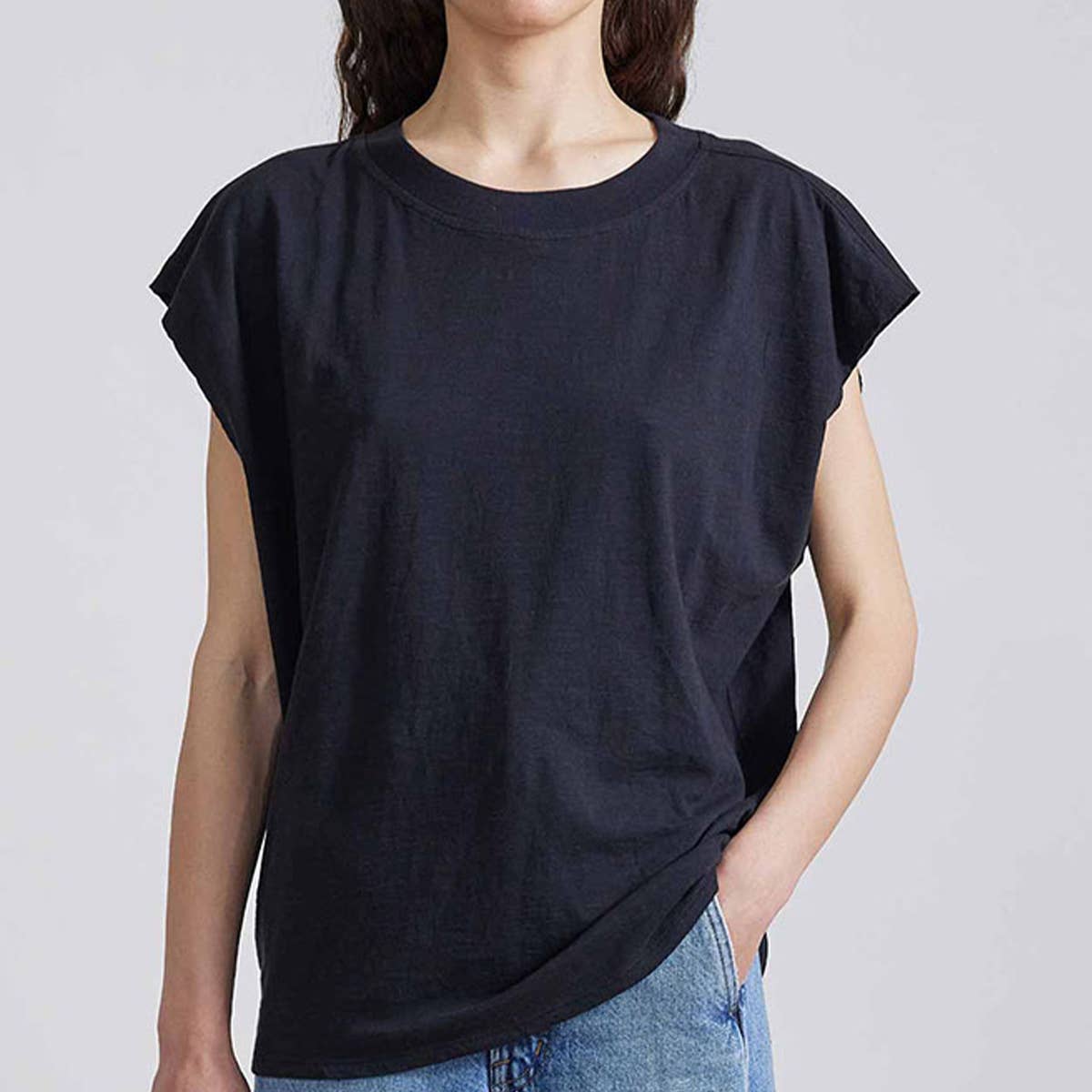 Slub cotton fabric round neck pull-over vest