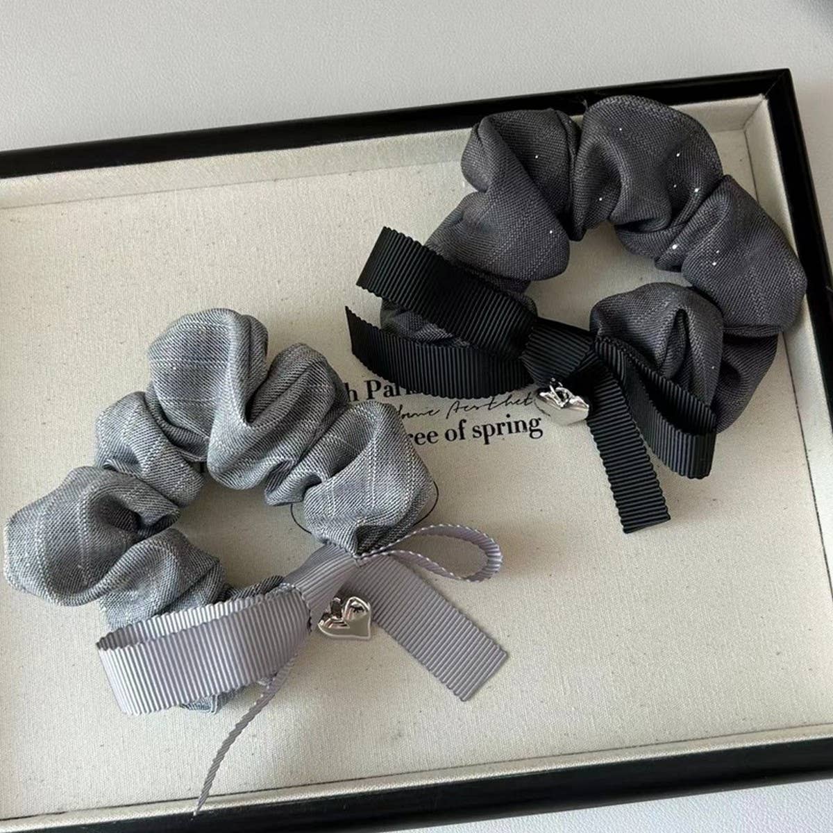 DELICATE CHANEL BOW HAIR SCRUNCHIES