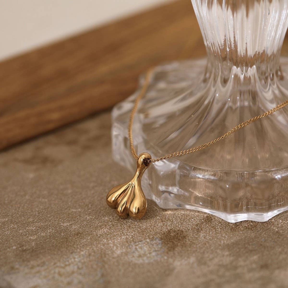 Small skirt fan-shaped teardrop necklace_CWMM5585