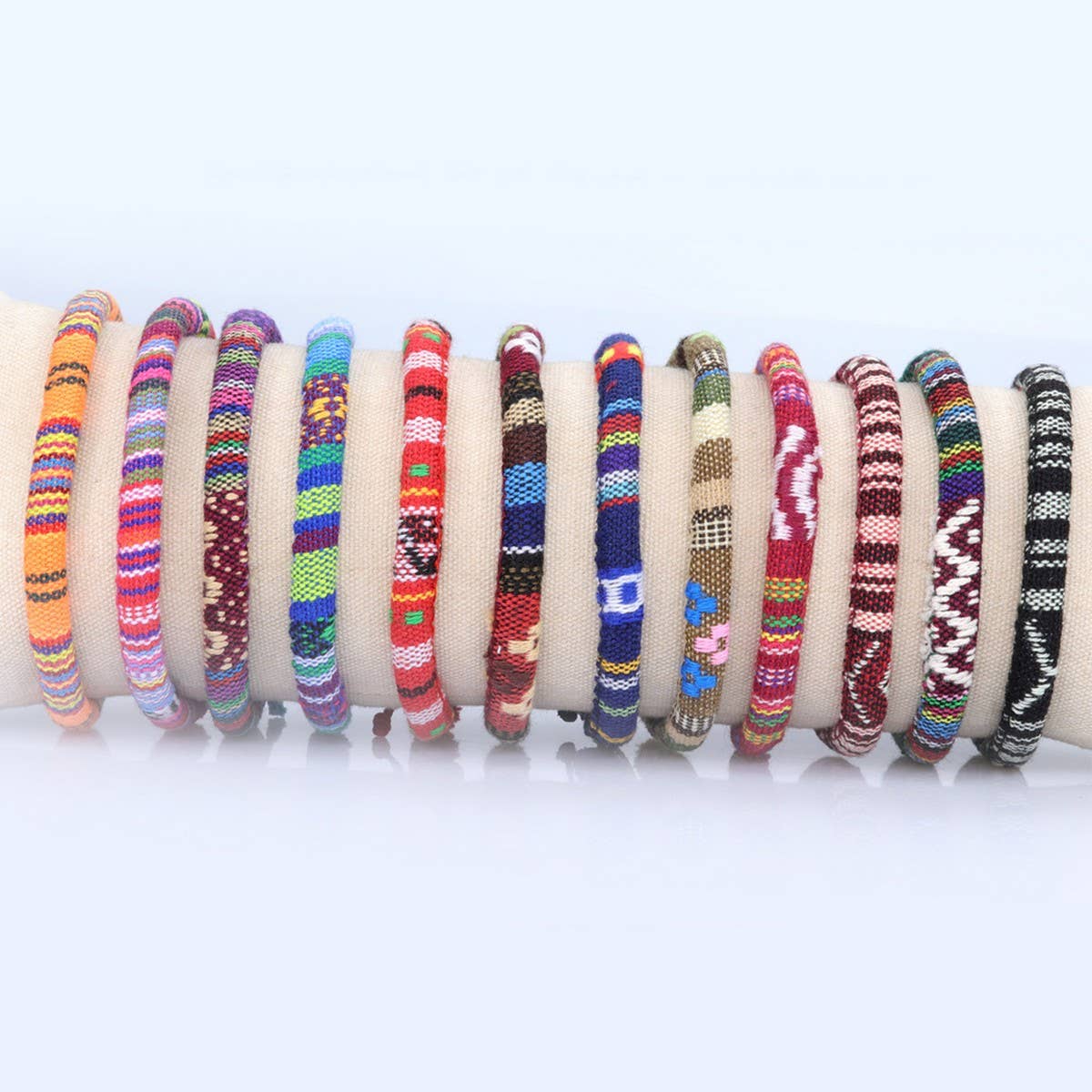 BOHEMIAN ETHNIC STYLE COLORFUL HANDWOVEN BRACELET_CWMM0538