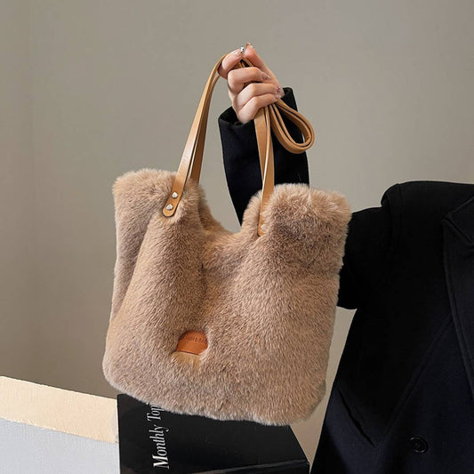 WINTER SIMPLE LARGE CAPACITY SHOULDER PLUSH BAG_CWAB3948