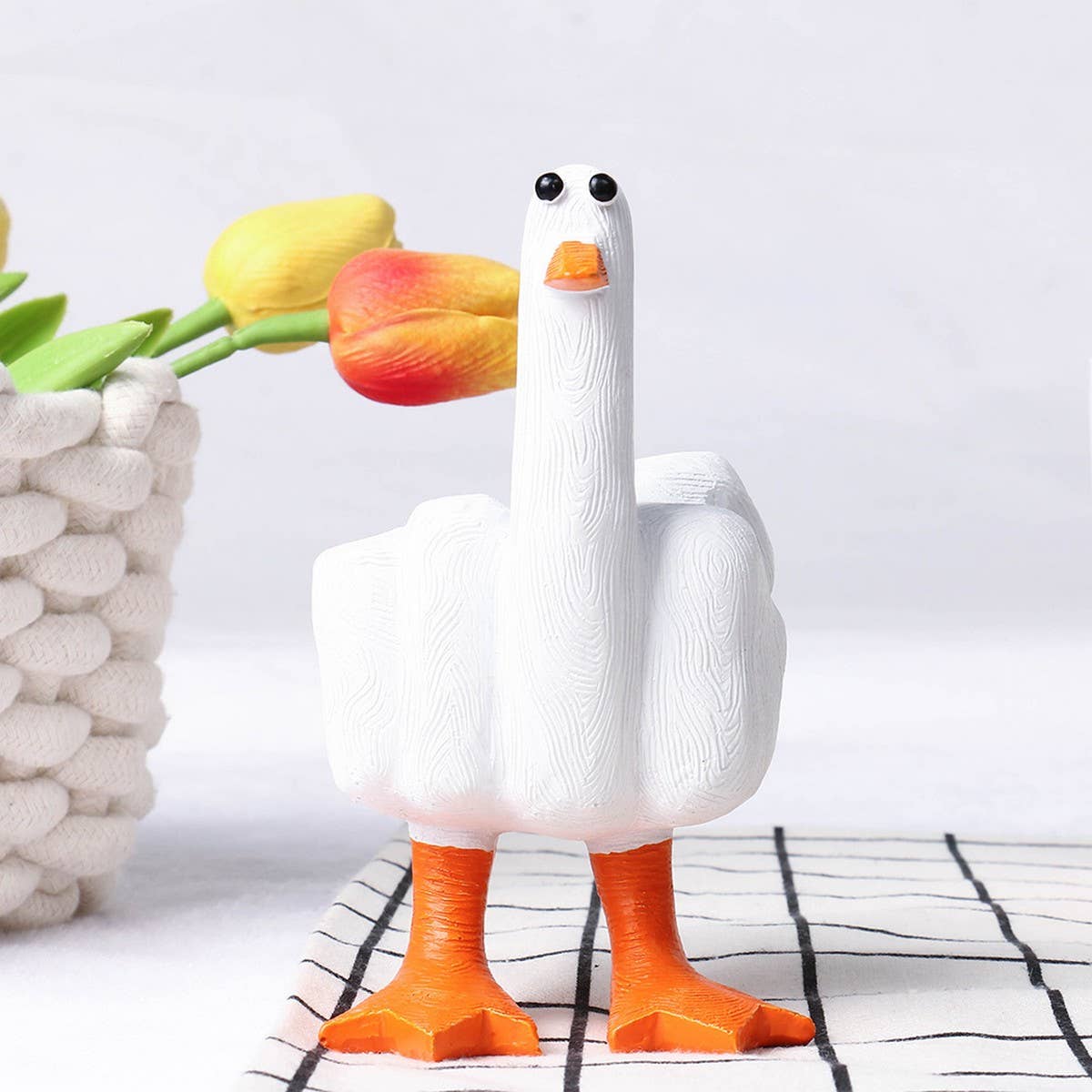 Creative Middle Finger Duck Resin Garden Decor_CWMM9903