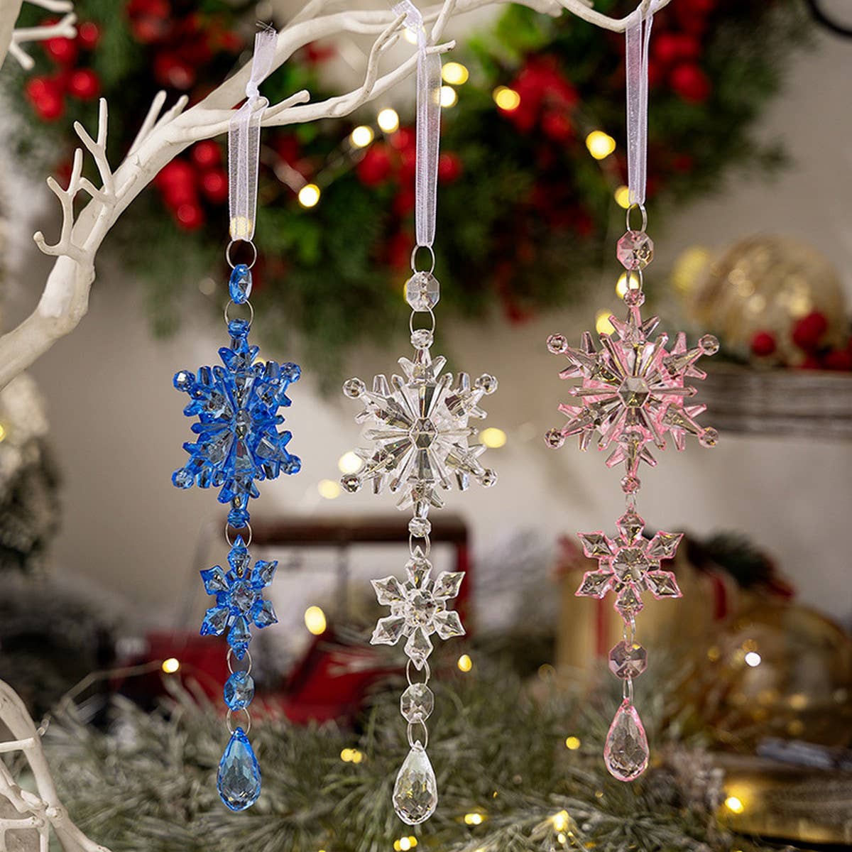 CWMM10181_CLEAR SNOWFLAKE AND COLORFUL ICICLE ORNAMENTS
