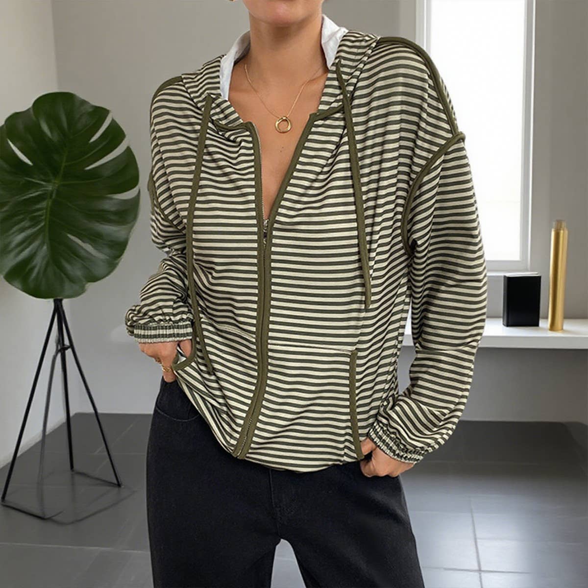 Laid-back striped casual hooded sweatshirt