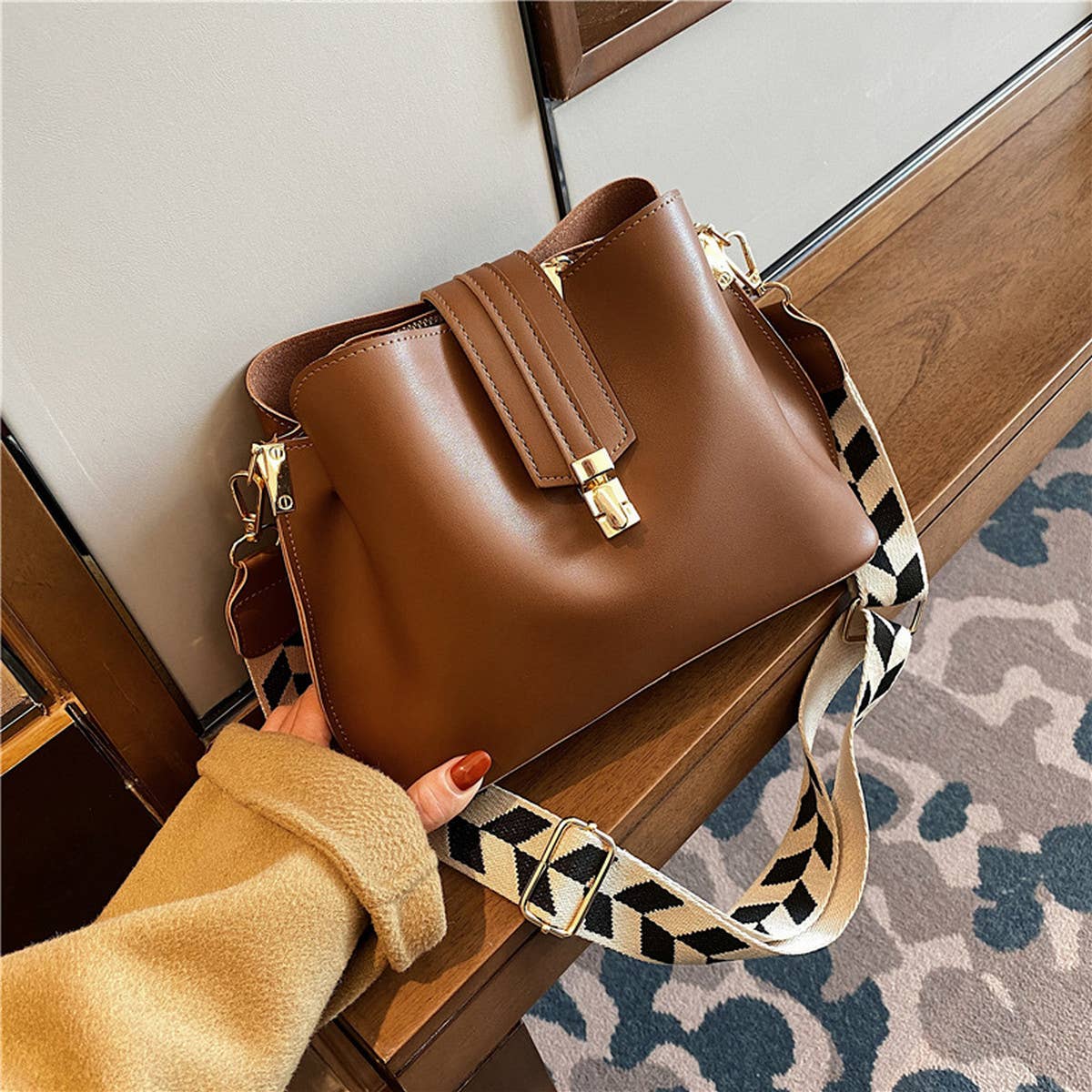 WOMEN RETRO SHOULDER BUCKET BAG_CWAB1552