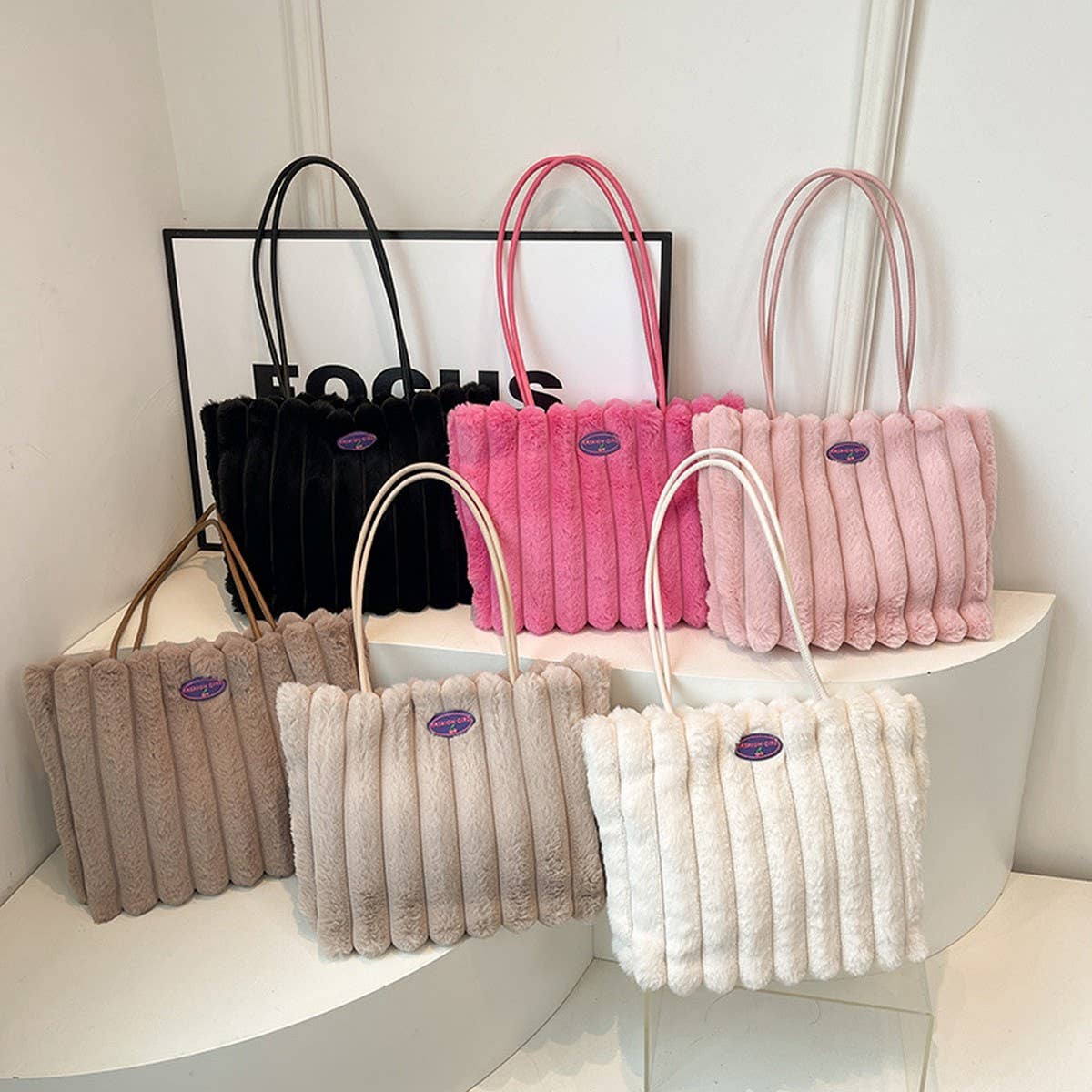 WINTER LEISURE SHOULDERBAG LARGE CAPACITY PLUSH BAG_CWAB3966