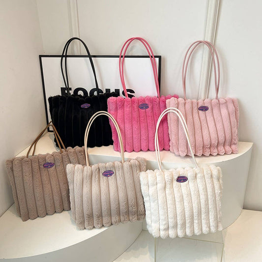 WINTER LEISURE SHOULDERBAG LARGE CAPACITY PLUSH BAG_CWAB3966