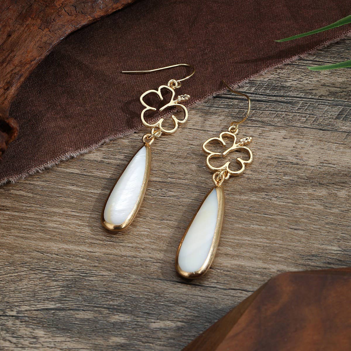 SIMPLE STYLE TEARDROP-SHAPED SHELL EARRINGS_CWMM4267
