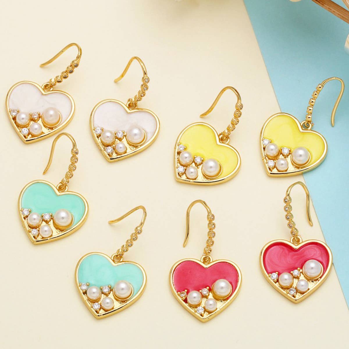 RETRO COLORED HEART SHAPED PEARL EARRINGS_CWAJE1019