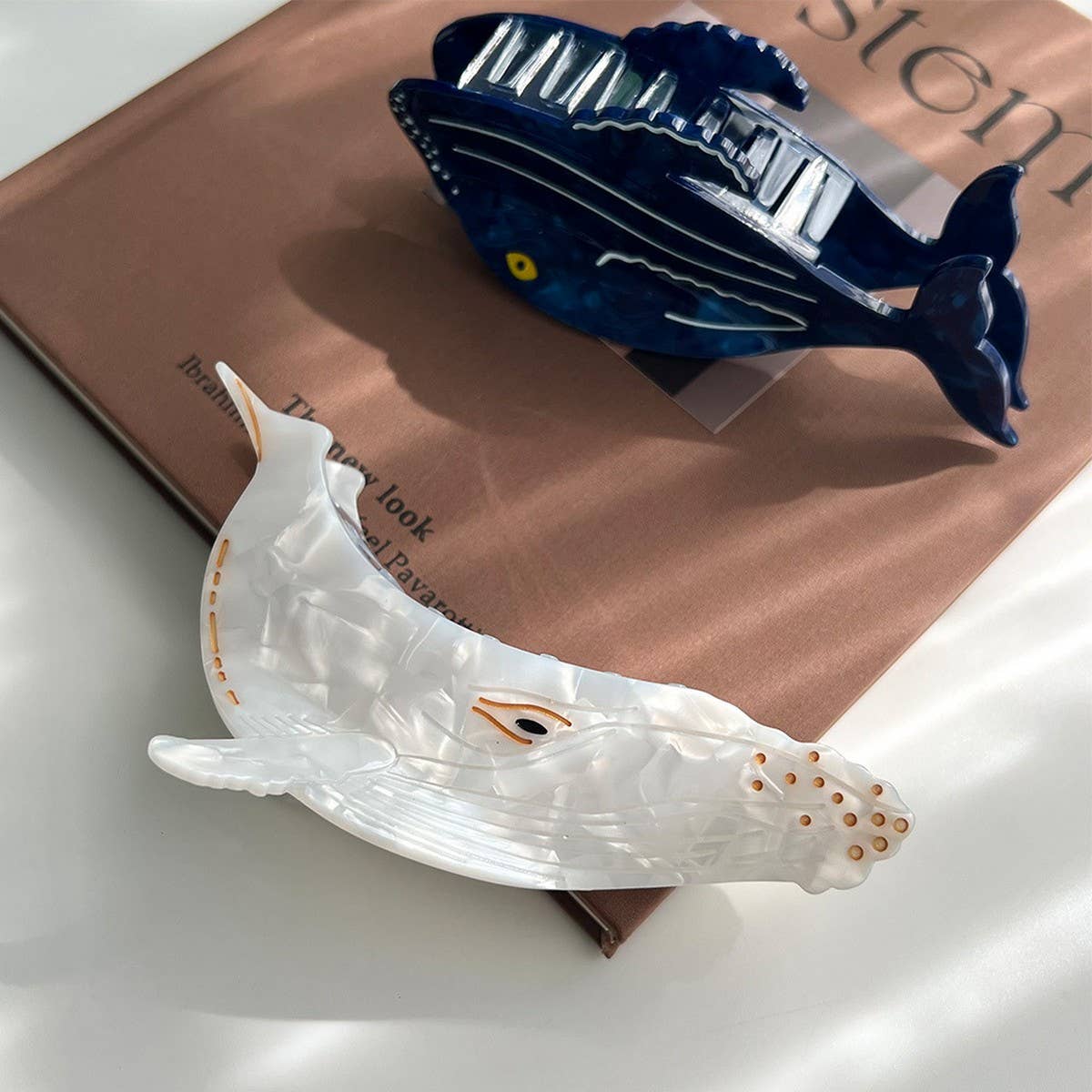 Ocean Blue Whale Acetate Claw Clip ??œChic Hair Clip_CWAHA5840