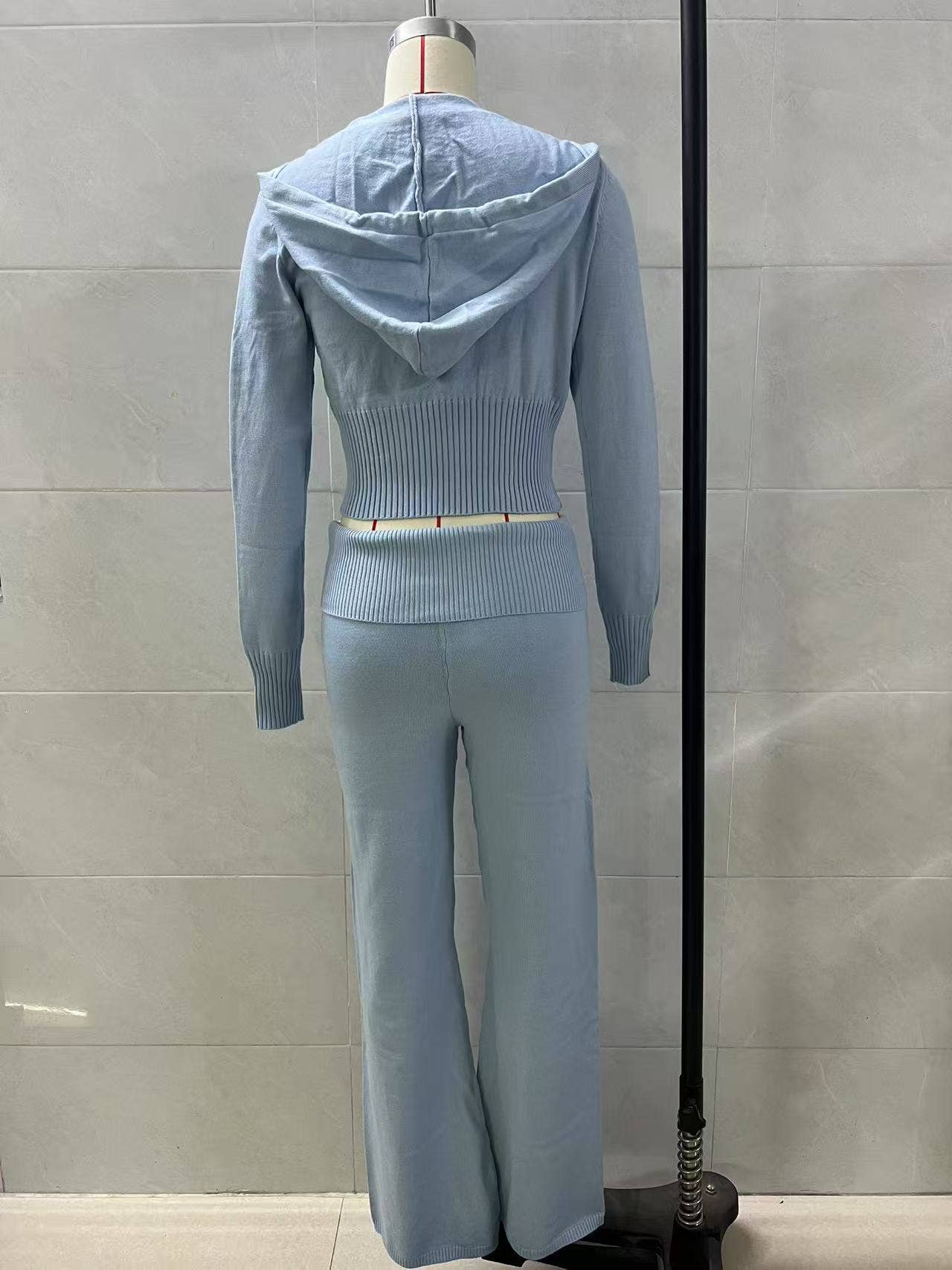 Two-piece sport zippered hooded top trousers set