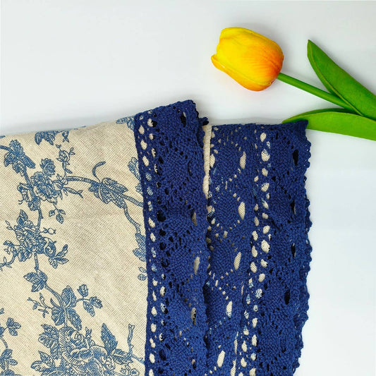 VINTAGE BLUE ROSE PRINT TABLECLOTH