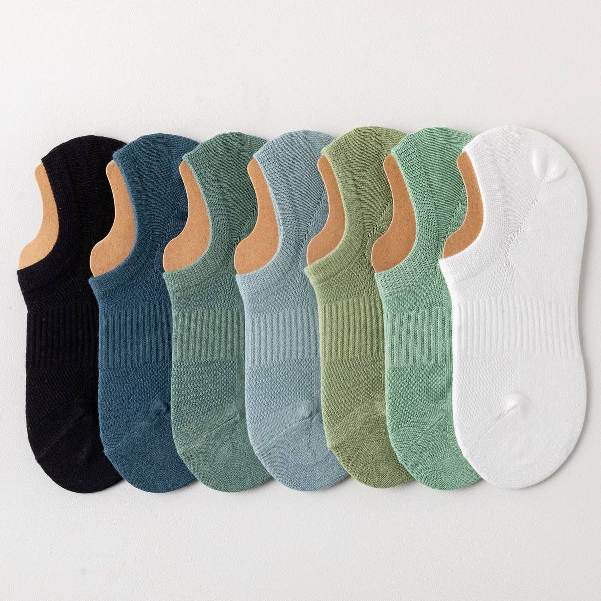 LIGHTWEIGHT BREATHABLE SOLID COLOR SPORTS SOCKS
