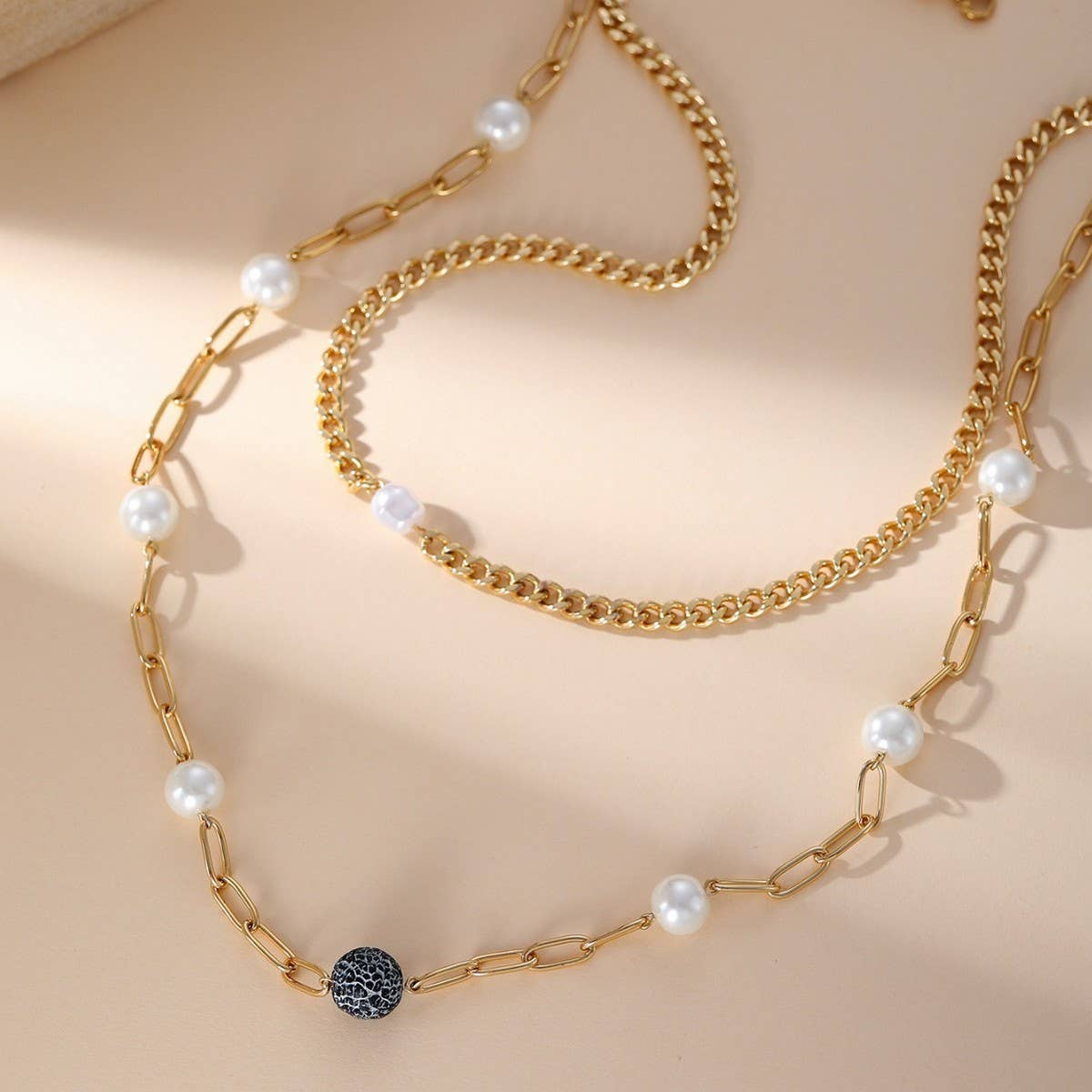PEARL PENDANT CHAIN LAYERED NECKLACE_CWMM3627
