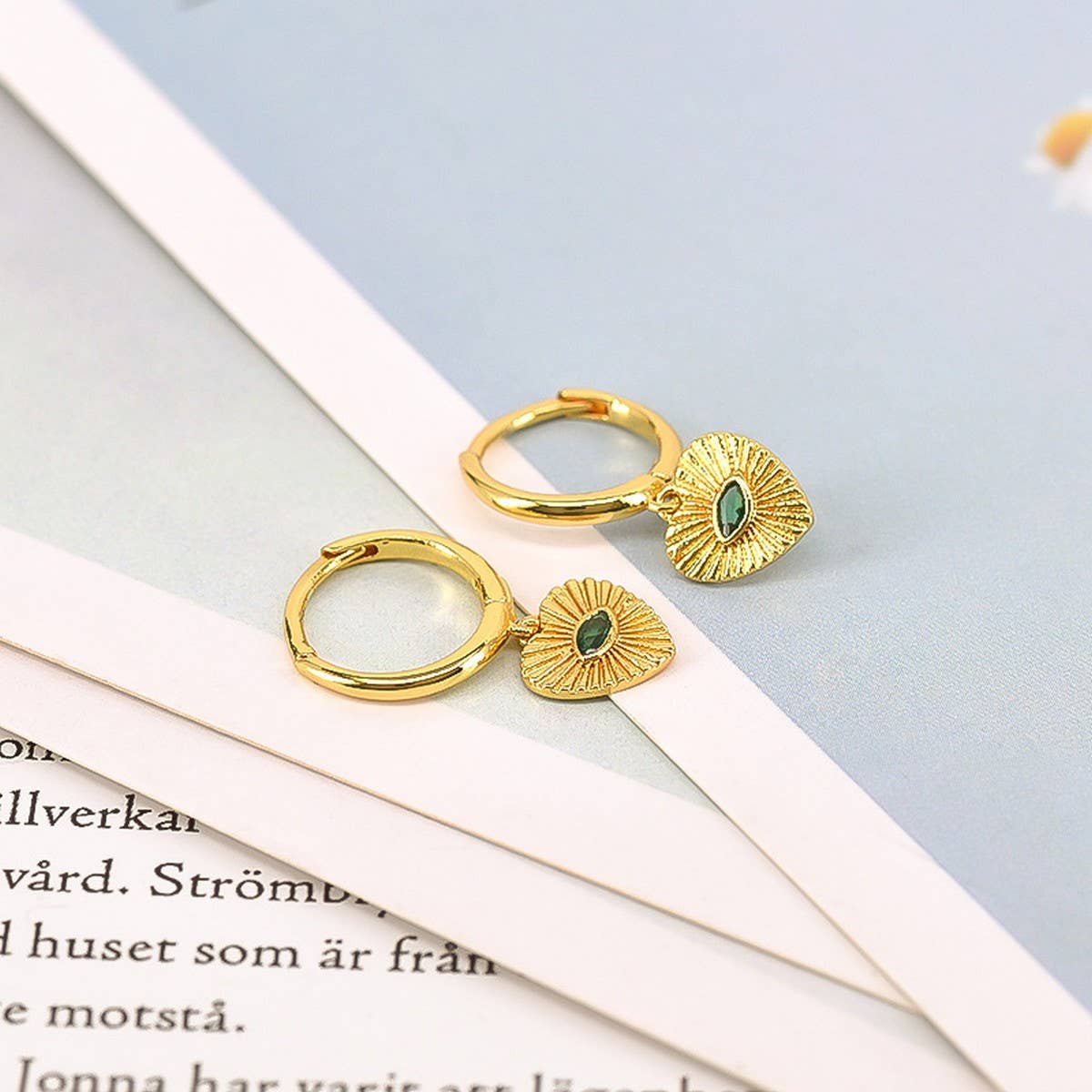 VINTAGE LOVE GREEN EVIL EYE HEART EARRINGS