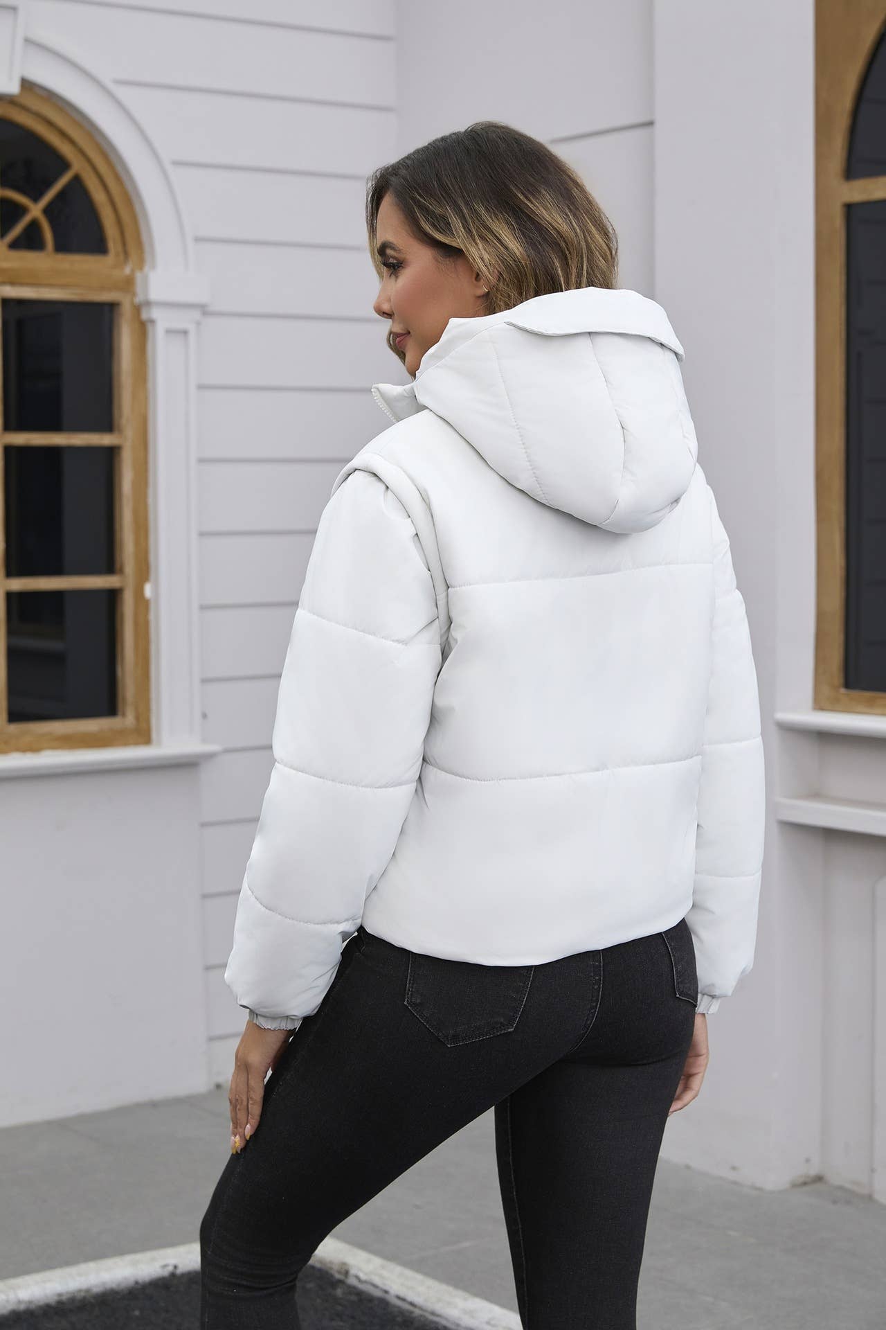 Short and thick breaded cotton-padded jacket